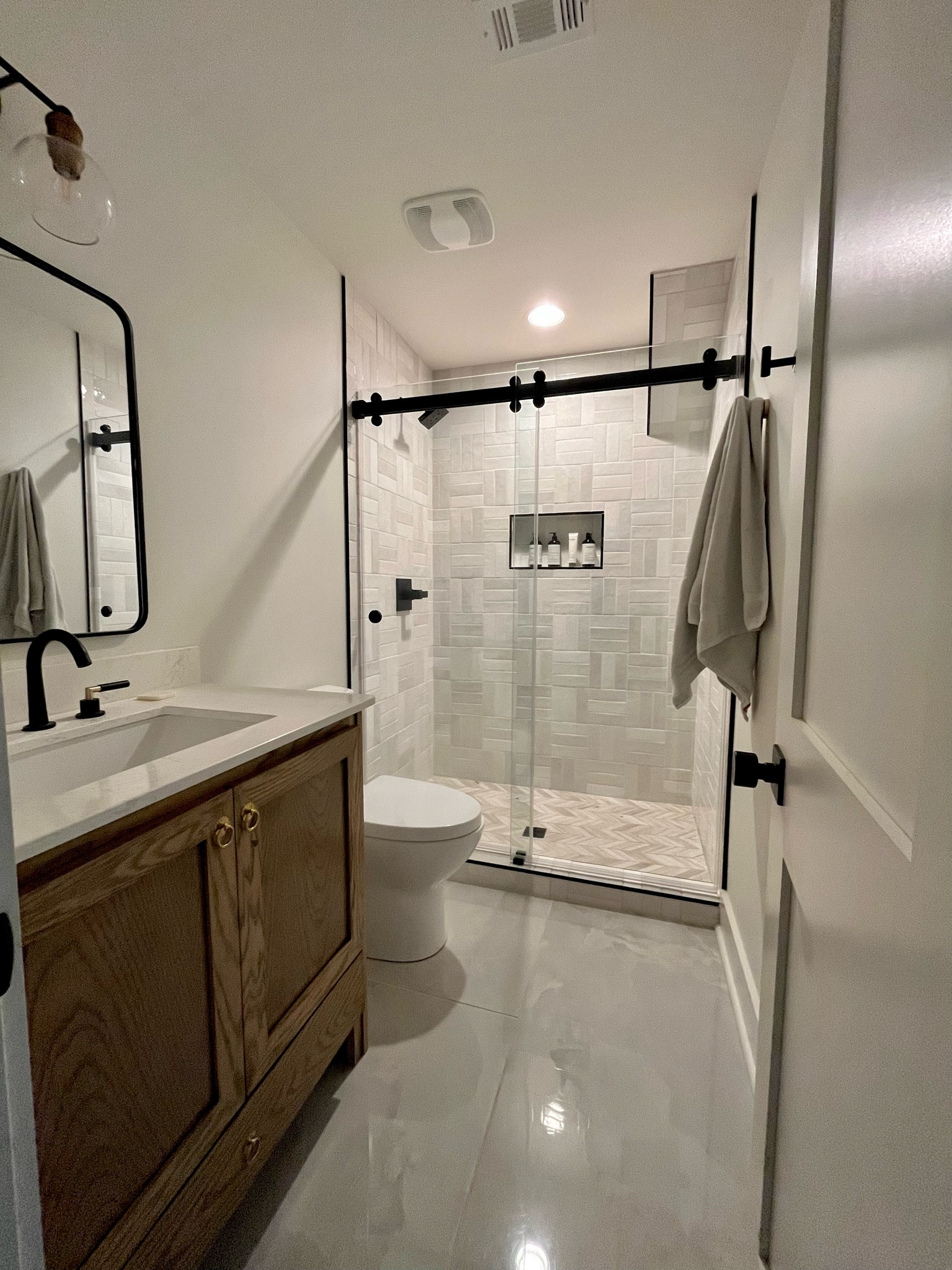 Guest bathroom design 