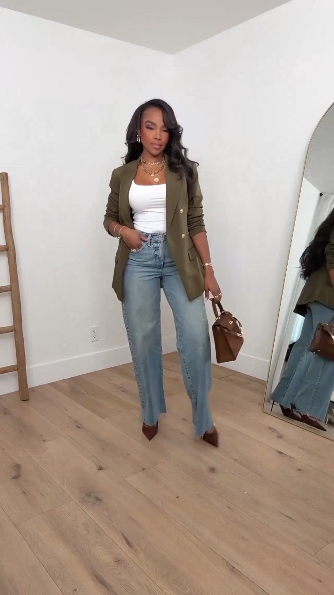 Scroll to shop!! ✨ Pair this electric green blazer with some casual denim’s for a cute casual night out. 

#LTKPetite #LTKootd #LTKmomlife

#LTKootd #LTKPetite #LTKgrwm