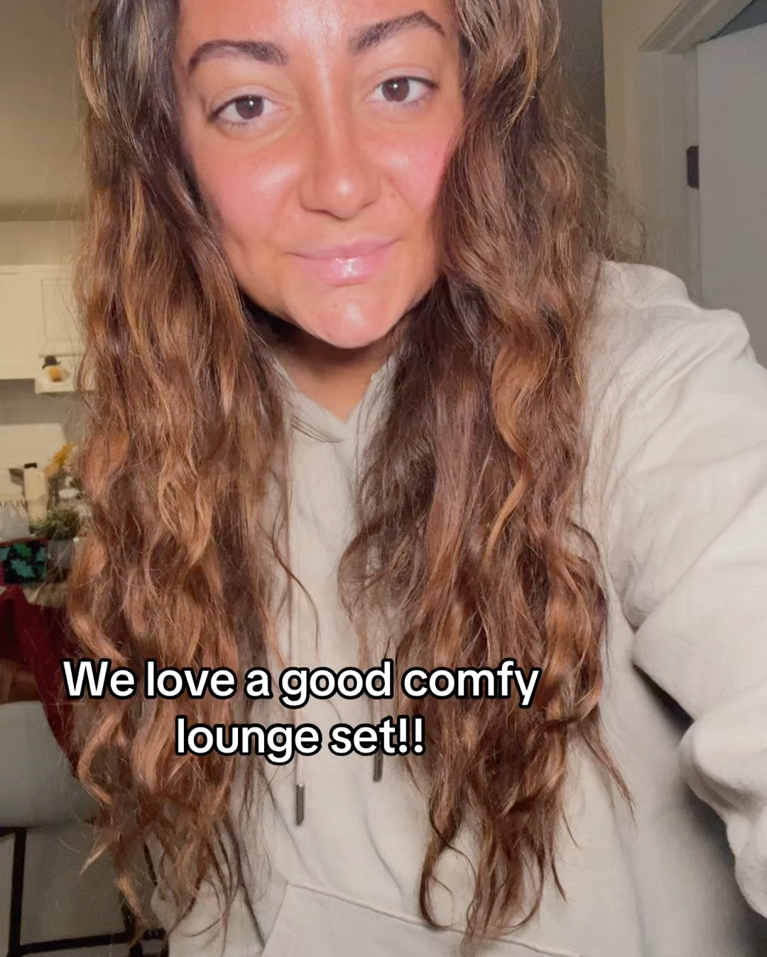 Okay technically not a “lounge set” but I would consider it one!! LOL
•comfy matchy sweat suit per say
•H&M has a bunch of different colors too!
•this is the green khaki! 

#LTKStyleTip #LTKActive #LTKWorkwear