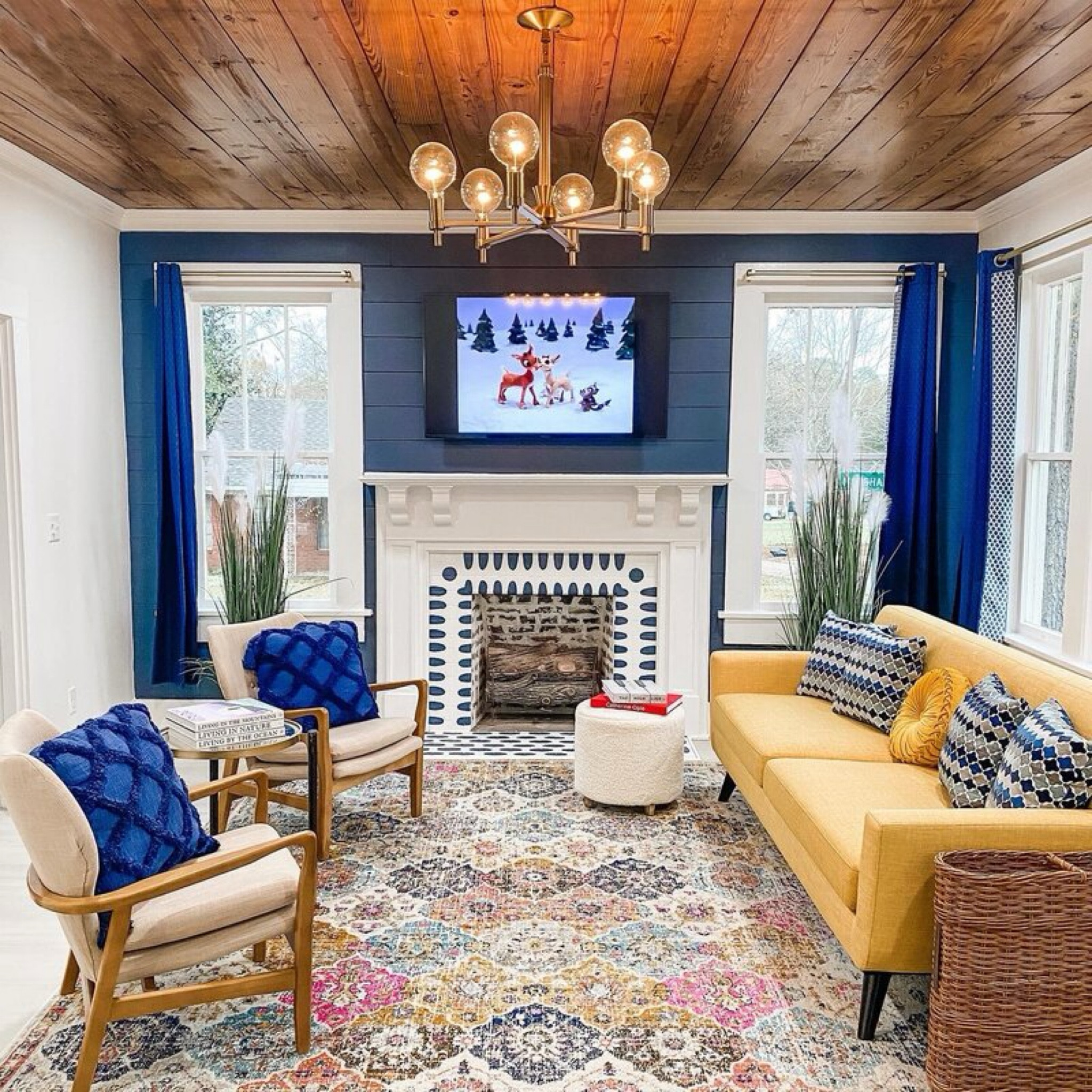 Beautiful blue room design. Such great inspo for coastal homes! 

Home, home decor, home design, interior design, living room



#LTKOver40 #LTKStyleTip #LTKMidsize