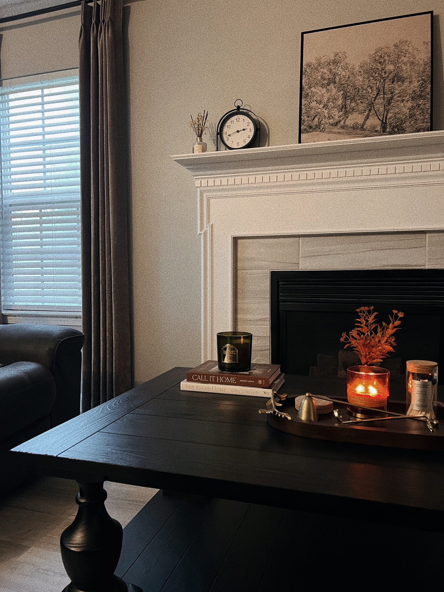 Living room details 🤎

Coffee table styling, fireplace styling, home decorr

#LTKHome #LTKFindsUnder100 #LTKSeasonal