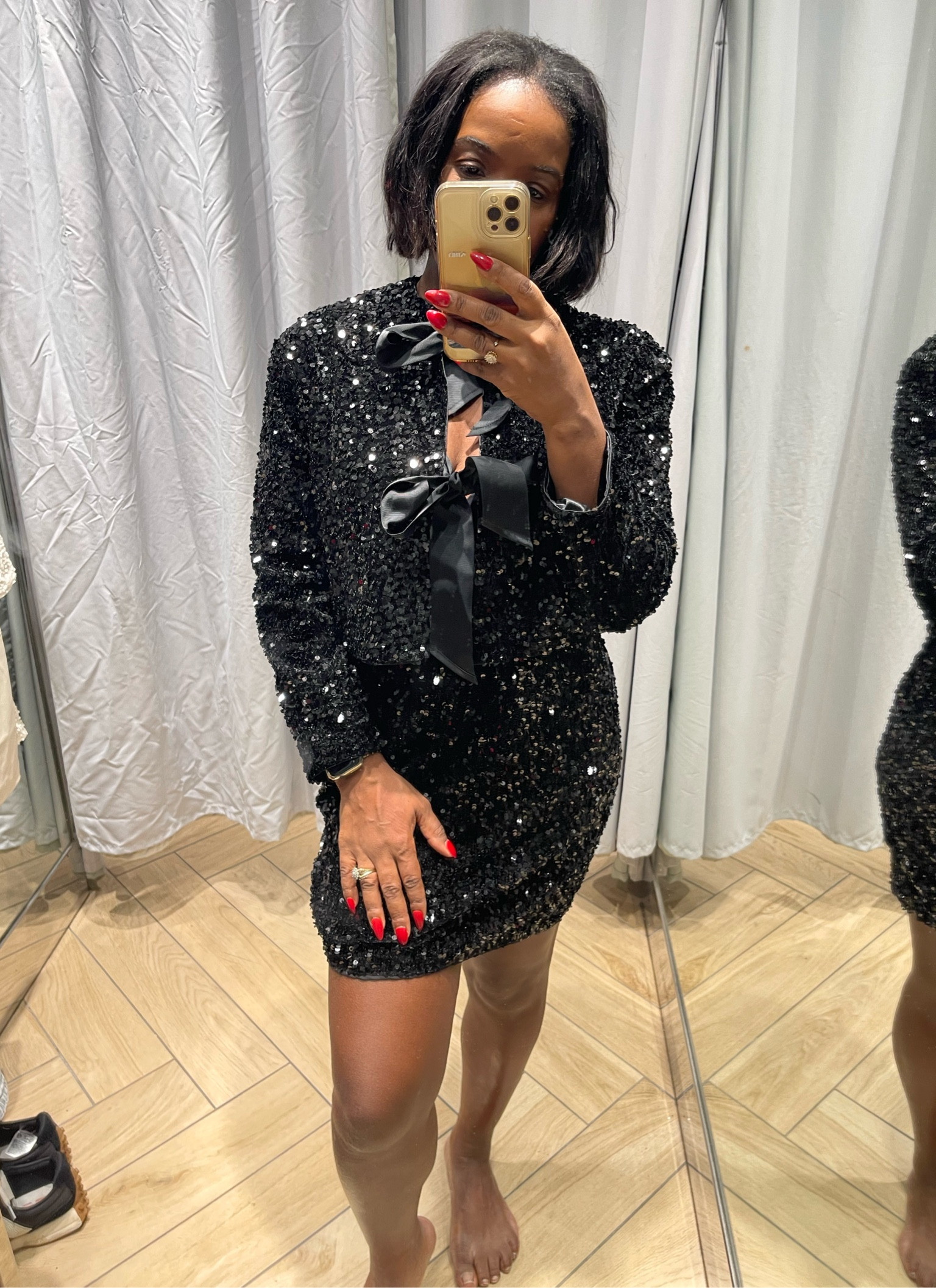 This sequin skirt and cardigan would be so good for a holiday party. Wear the cardigan with jeans or wear the skirt with a sweater. 

#LTKStyleTip #LTKHoliday #LTKParties