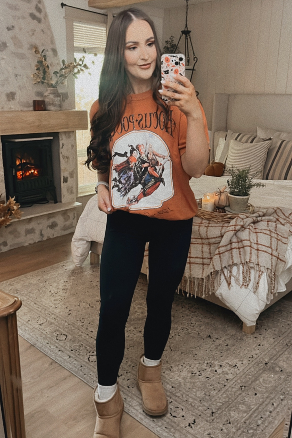 Hocus pocus graphic t, graphic t styling, fall graphic t, fall outfit, Halloween graphic t
Wearing size L (size up 1-2 sizes!!)

#LTKstyletip #LTKSeasonal #LTKHalloween
