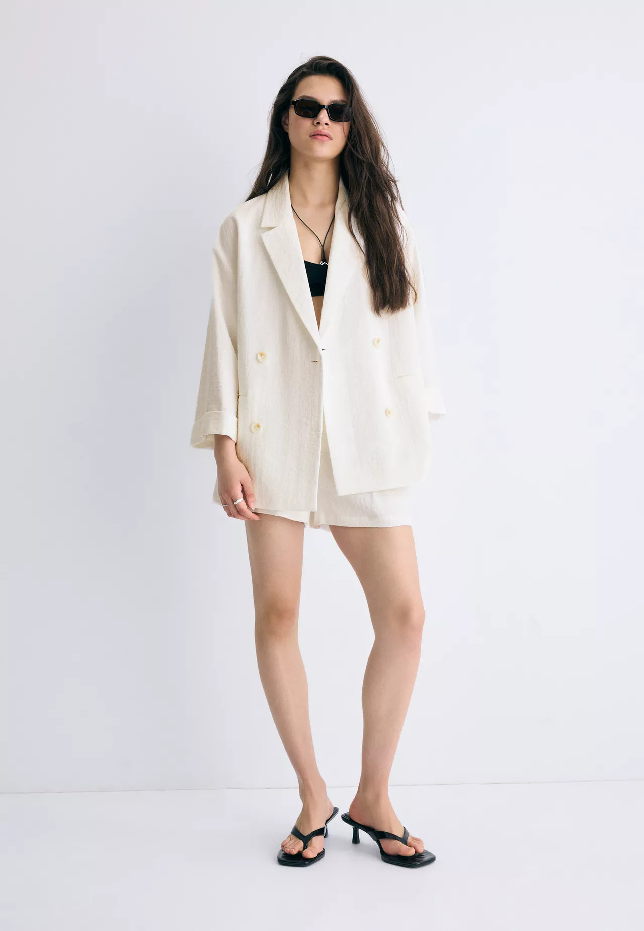 Flie\u00dfender Zweireiher-Blazer - Mode f\u00fcr Damen | Stradivarius Deutschland | Stradivarius DE