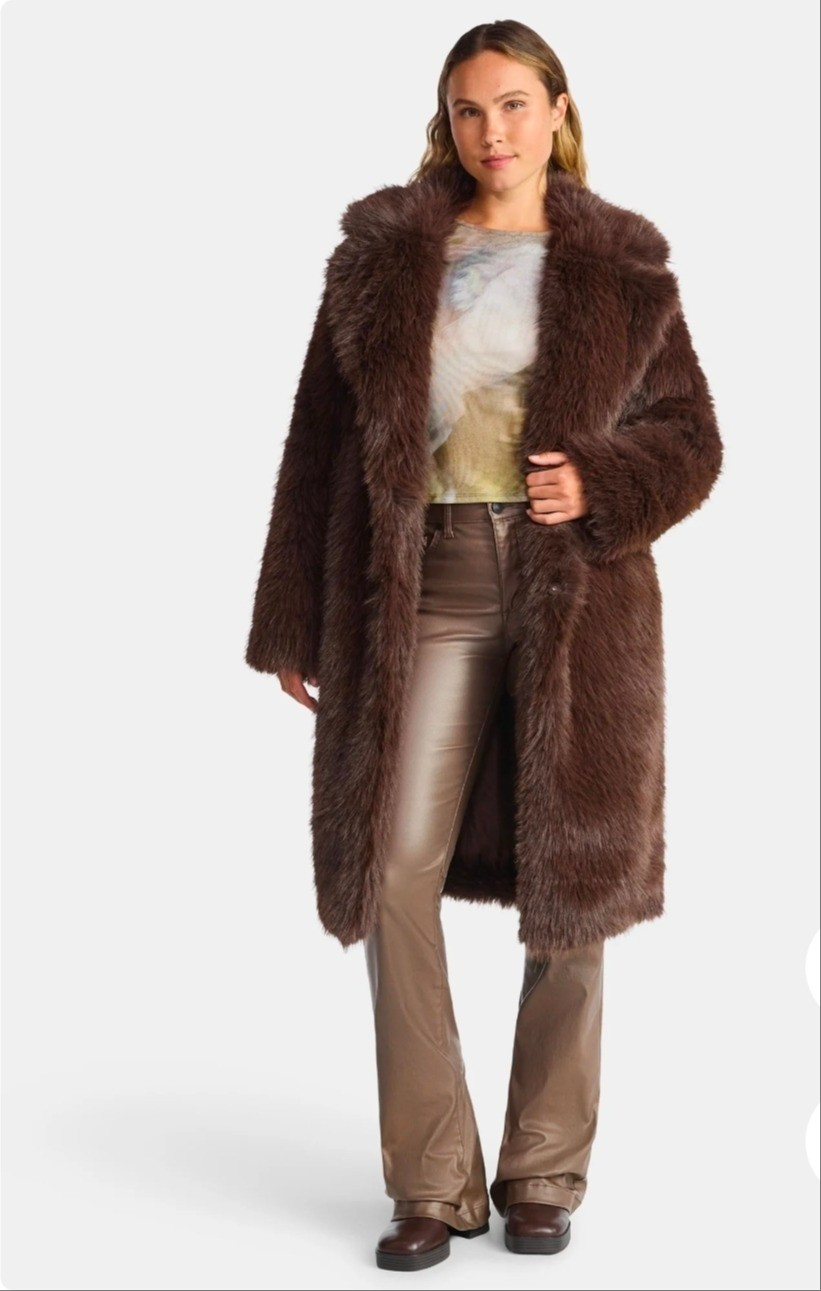 Madden NYC Women's Oversized Faux Fur Coat, Sizes XS-XXXL

#LTKSeasonal #LTKFindsUnder50 #LTKStyleTip