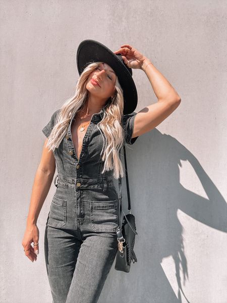 Jean Jumpsuit Outfit

Neutral Outfit, Jean Outfit, Halloween, Fall Outfits, Fall Dresses, Jeans, Boots, Family Photos, Halloween Costume, Thanksgiving, Christmas Decor, Fall Fashion


#LTKitbag #LTKSeasonal #LTKstyletip