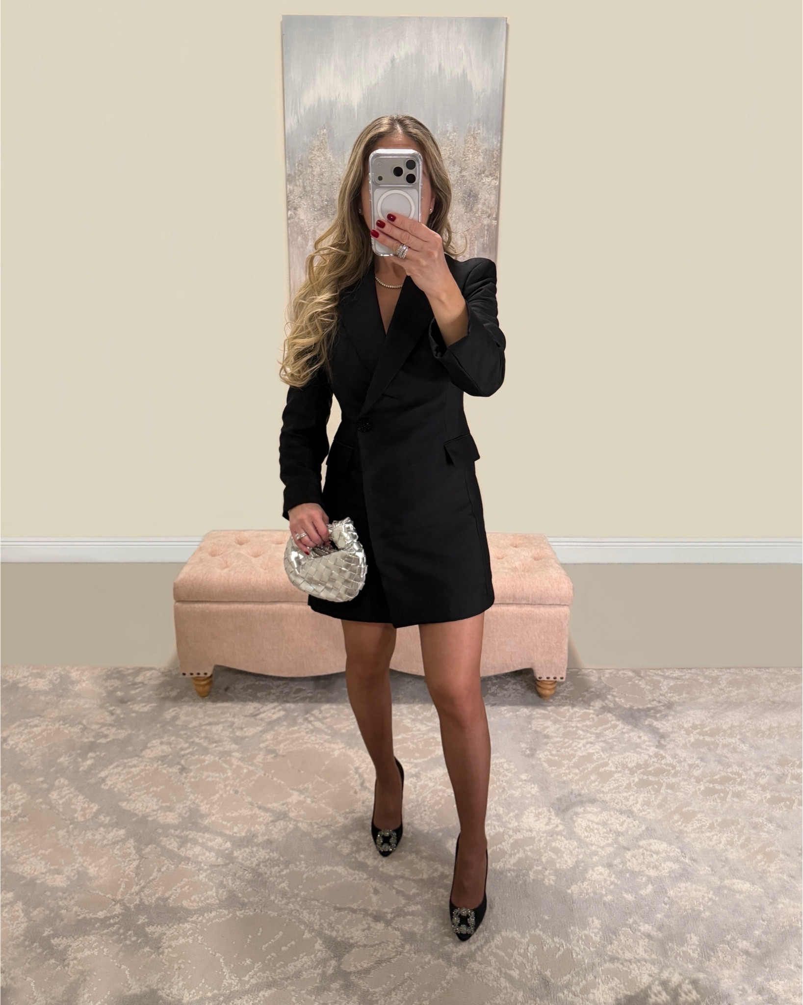 Holiday outfit. Holiday Dress. Party Dress. Black Dress. Mini dress. Blazer Dress. H&M dress. Manolo Blahnik shoes. Bottega Veneta bag 💫

#LTKFindsUnder100 #LTKootd #LTKHoliday