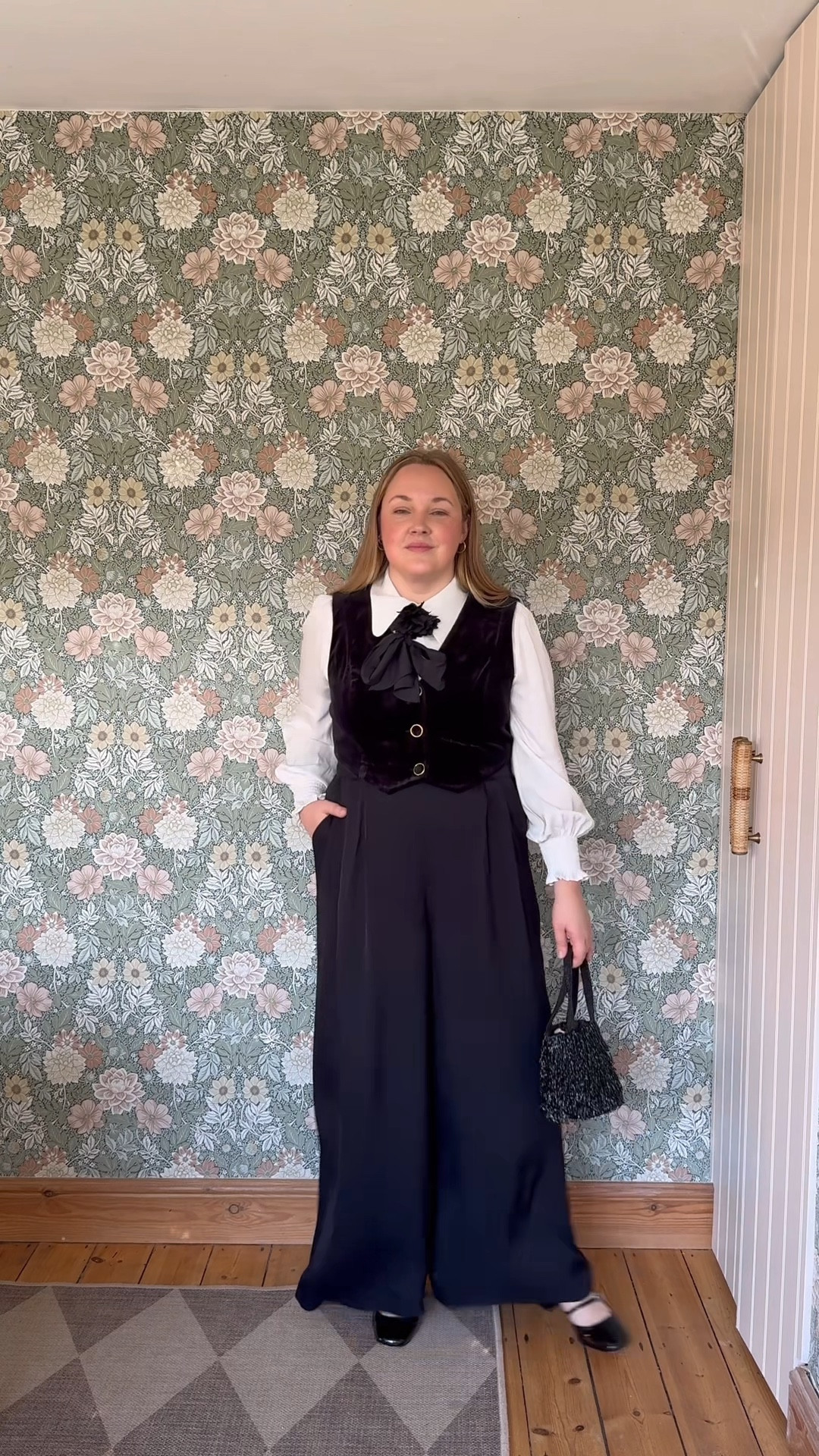 Christmas outfits, monochrome outfits, midsize festive outfits, jumpsuits 

#LTKmidsize #LTKwinter #LTKuk