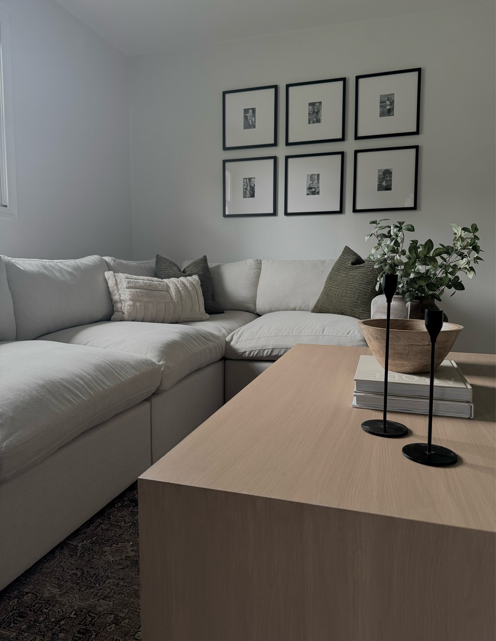 Living Room Space

#LTKHome #LTKStyleTip