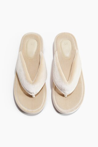 H & M - Velour Flip-Flops - Light Beige | H&M (US + CA)