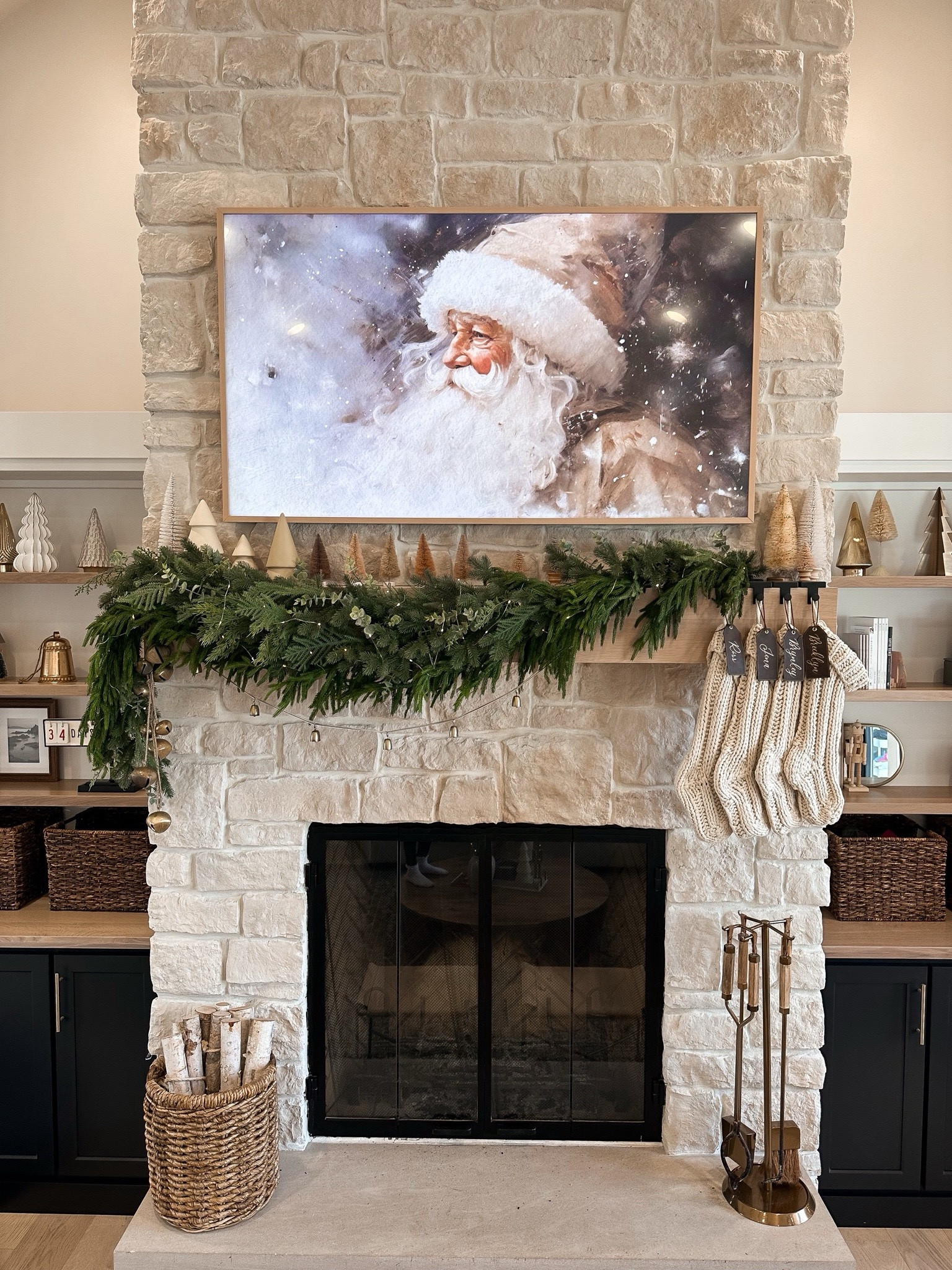 Frame tv holiday art | Christmas decor | holiday mantle decor 

#LTKSeasonal #LTKHoliday #LTKHome