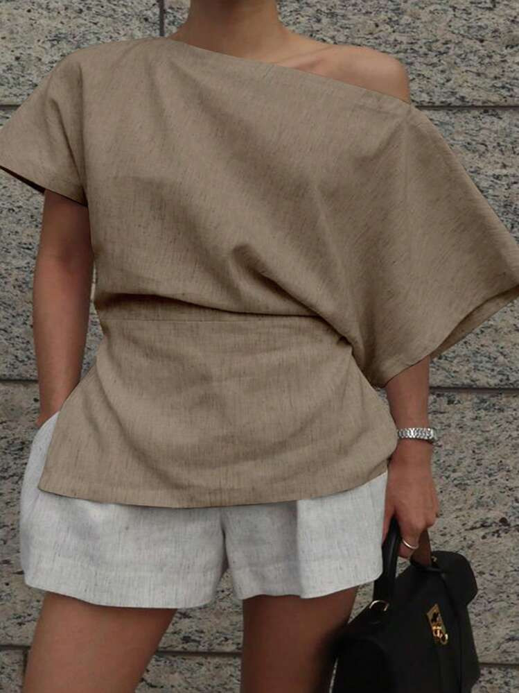 Dazy Plus Plus Size Women Summer Casual Solid Color Asymmetrical Neck Batwing Sleeve Split Hem Fitted Blouse | SHEIN