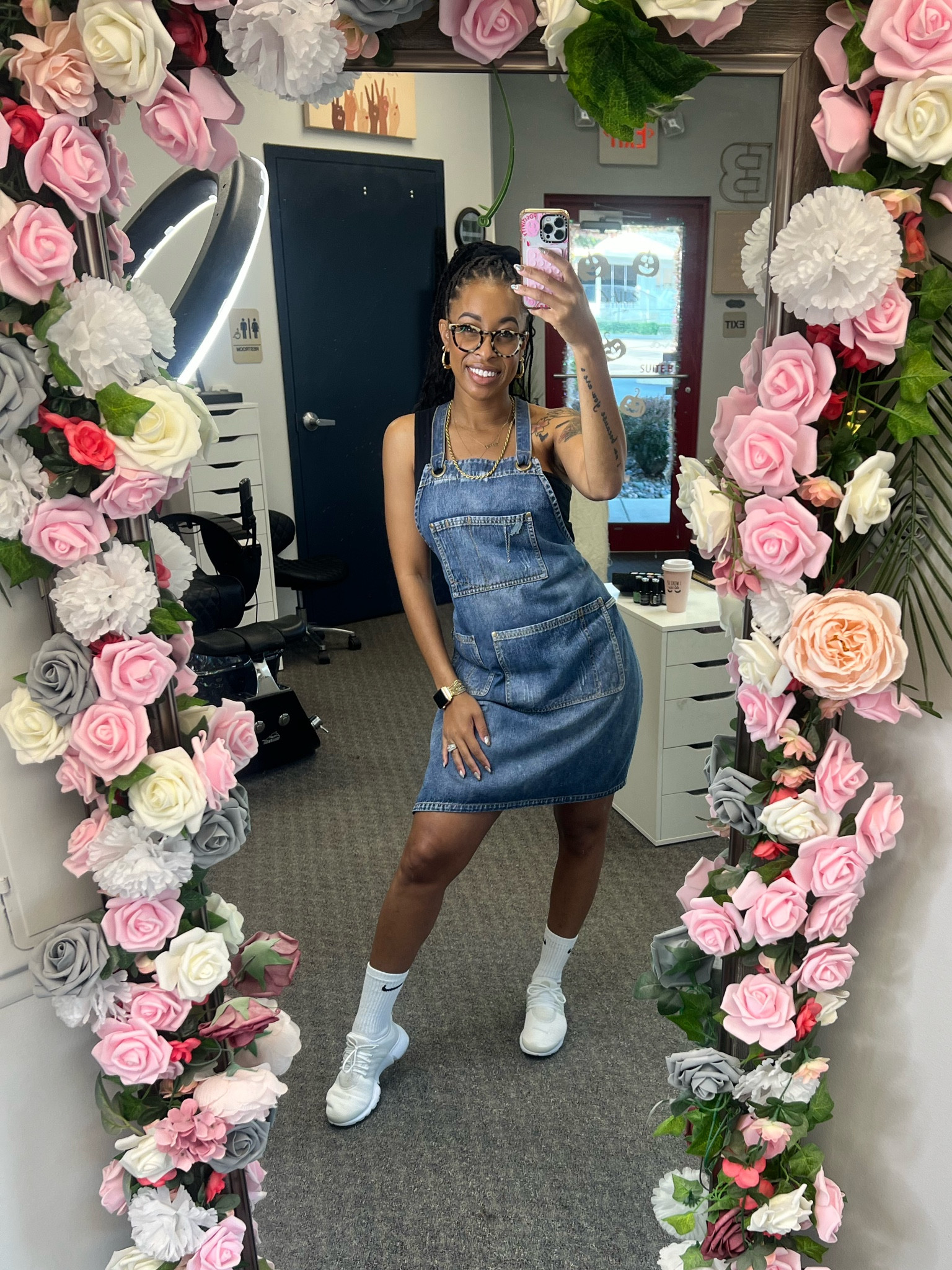 Saturday Nail Days💖💅🏽
In the studio I love wearing my apron to protect my clothes from a bunch of dust. I also like wearing it because it’s fashionably cute!

It also comes in black and it has pockets to hold my tips💅🏽 this would be perfect to wear for crafts and even cooking dinner if you’re someone who likes to wear an apron. It’s a one size fits all✨

#LTKWorkwear #LTKStyleTip #LTKBeauty