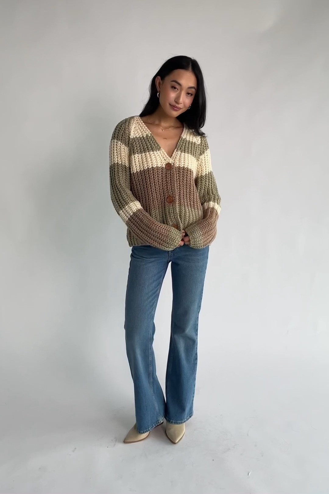 This is exactly the kind of fall sweater I’d pack for a weekend getaway 🍁 Lightweight enough for layering, cute enough for dinner, and comfy enough for travel days. Such a versatile Baltic Born fall find. #BalticBorn #FallTravelOutfit #WeekendGetawayStyle #FallVacationOutfit #LightweightSweater #TravelStyle #FallSweaters #AutumnFashion #CozyTravelOutfit #TransitionalStyle #SweaterWeather #FallFashionFinds #FallWeekendOutfit 

 #LTKSeasonal #LTKU #LTKSaleAlert