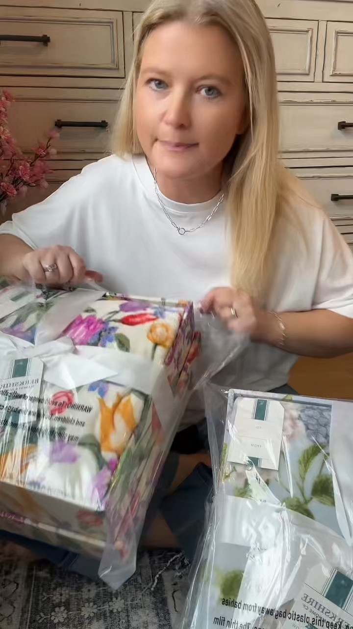 A Berkshire blanket that comes in a gift box! The box has the same print as the blanket you choose. And it's a 60 X 80!
Run!!!
#berkshire #berkshireblanket #blankets #floraldesign #floral #throwblanket #throw #oversizedthrow #oversizedblanket #mothersday #mothersdaygiftideas #throws #tiktokshopmothersday

#LTKSaleAlert #LTKHome