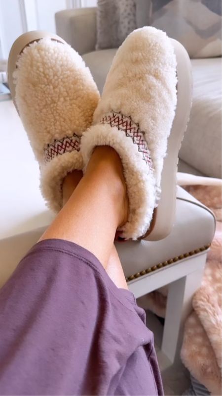 Currently loving these Ugg Taz Slippers✨🍂
So cute and cozy for the fall 

#LTKshoecrush #LTKstyletip #LTKfindsunder100