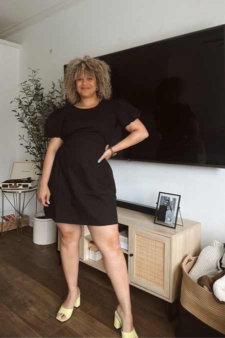 Run don’t walk to grab this adorable LBD from Walmart! Wearing size large for reference and it comes in other colors, too! Linking some other cute summer dresses I’m loving 💕

@Walmart @WalmartFashion @shop.ltk #liketkit #WalmartFashion #WalmartPartner
