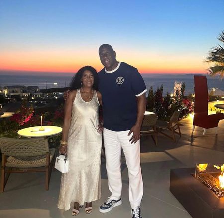 #Cookie and #MagicJohnson enjoyed their vacation in style, Cookie wore a $3,350 #Balenciaga dress (on sale for $837) paired with a #LouisVuitton bag, while Magic wore a #Gucci tee paired with sneakers by the same brand. What say you? Shop their looks in our bio! 
📸IG/Reproduction
#magicjohnsonfbd #cookiejohnsonfbd

#LTKFind #LTKxNSale #LTKSeasonal