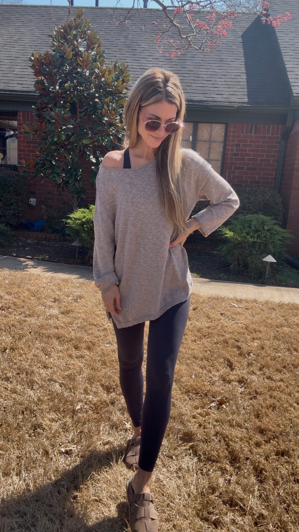 Cleaning/housework day! Making myself stay home to get it all done 😏 XS in pants and sports bra. S in top. 

#LTKdayinmylife #LTKgrwm #LTKootd