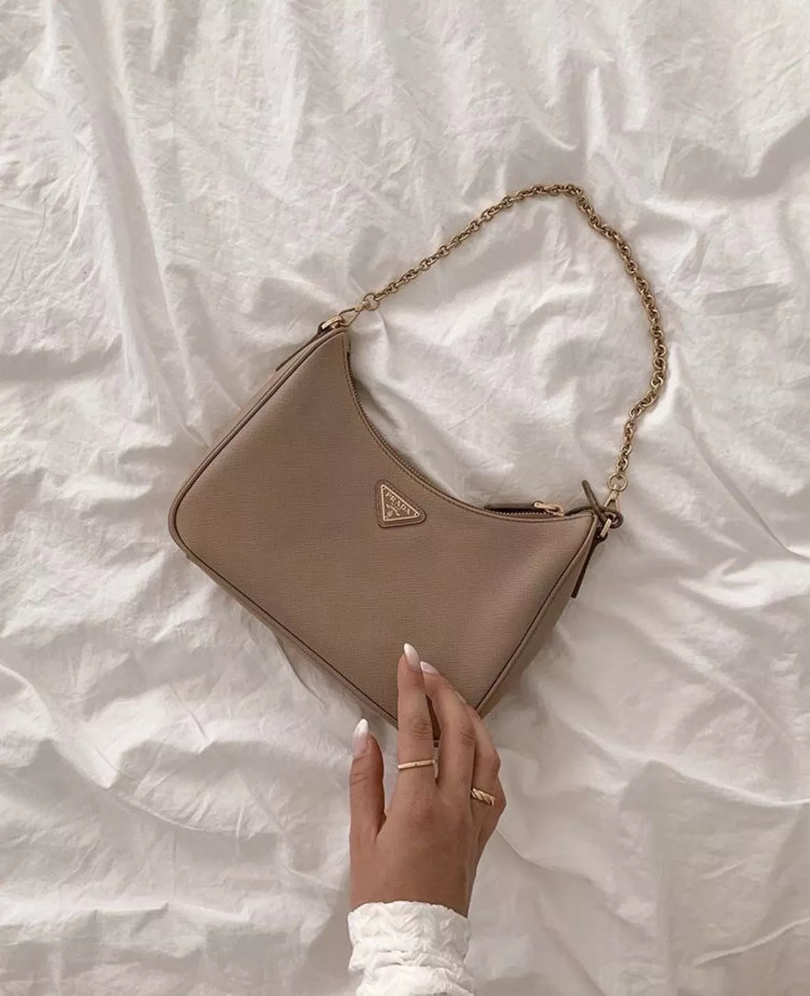 W2C DIOR messenger bag like the one on the picture below? : r/DHgate