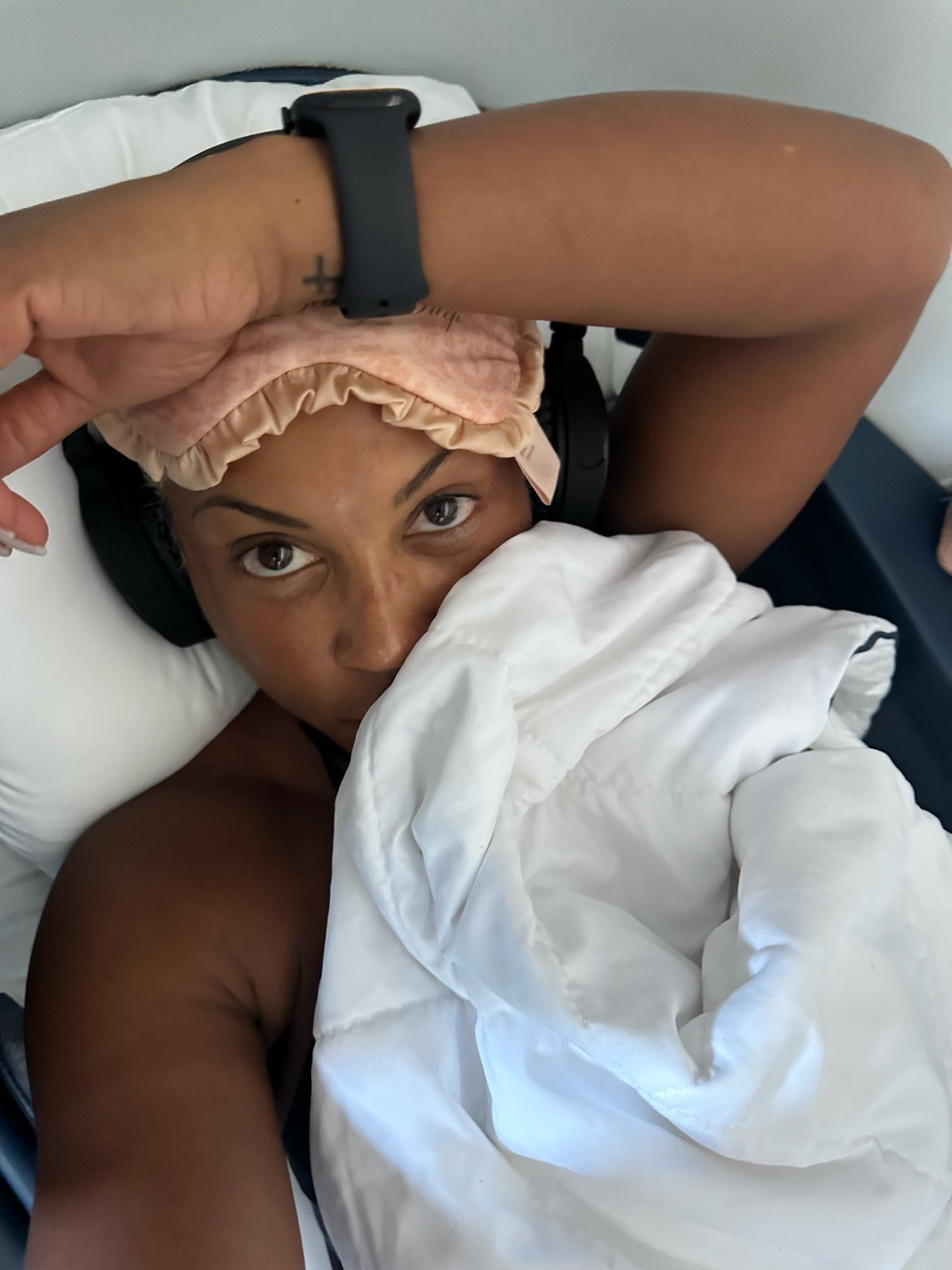 Goodnight, travel girlies. 😴✈️ 

#TravelSleep #TravelEssentials #SleepMask #TravelWellness #SelfCareOnTheGo #xoJalonda

#LTKdayinmylife #LTKTravel #LTKOver40