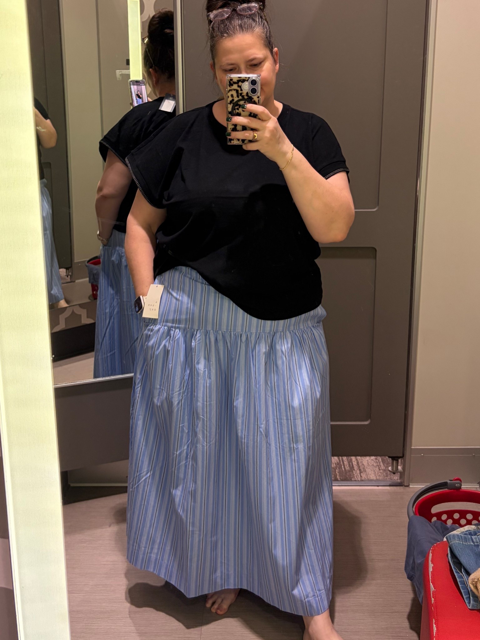 This midi drop-waist skirt set is such a moment 🤍✨

The silhouette is so flattering—fitted up top with that relaxed drop waist that flows perfectly without clinging 🙌

It gives that effortless, put-together look without even trying (my favorite kind 😌)

Dress it up with a sandal or keep it casual with slides—either way it just works

This is one of those pieces you’ll reach for on repeat… don’t wait on it 🤍
AD/earns small comission kdd sakd
#midiskirt #dropwaist #skirtset #effortlessstyle #ltkstyle #ltkfinds #springoutfit #summerstyle #midstylefashion #over50st

#LTKootd #LTKgrwm #LTKSaleAlert