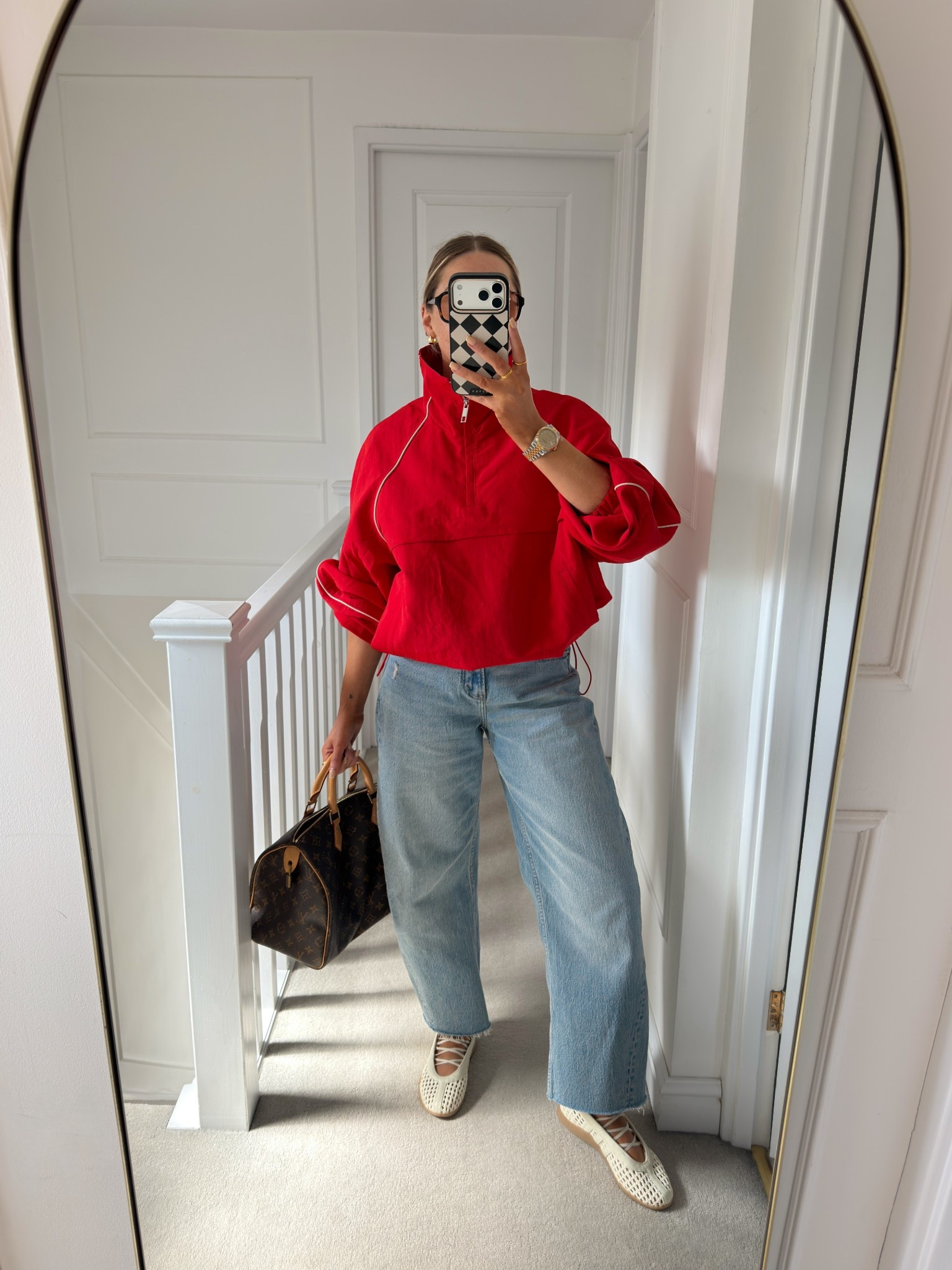 Casual ootd
Red windbreaker: size small
Barrel jeans: 25 short
Adidas: uk5 (I took half a size up)

#LTKspring #LTKxAFSale #LTKjeans