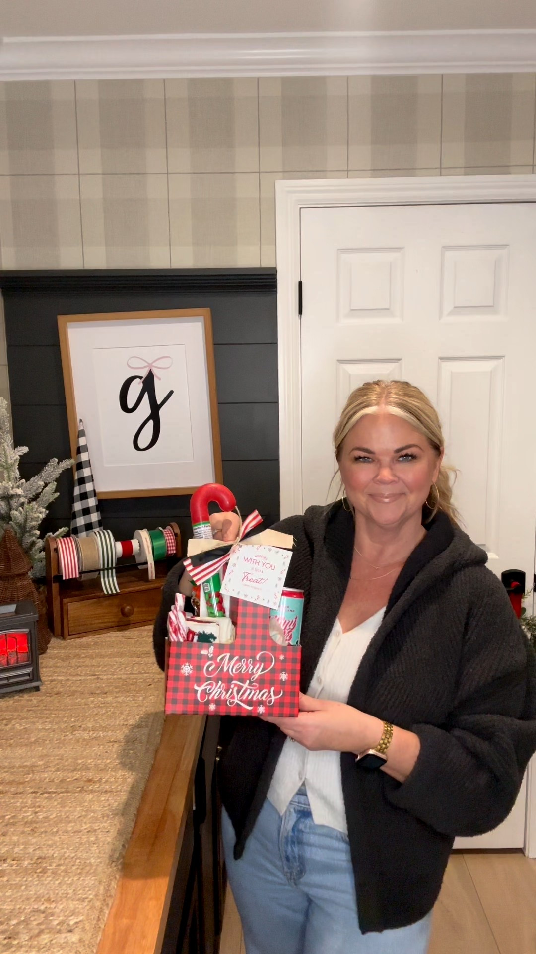 So fun to gift to your co worker, teachers, employees & staff, administrators & so much more! All useful items & festive at the same time. Follow along for more gift ideas🎄❤️

#LTKSeasonal #LTKHoliday #LTKGiftGuide