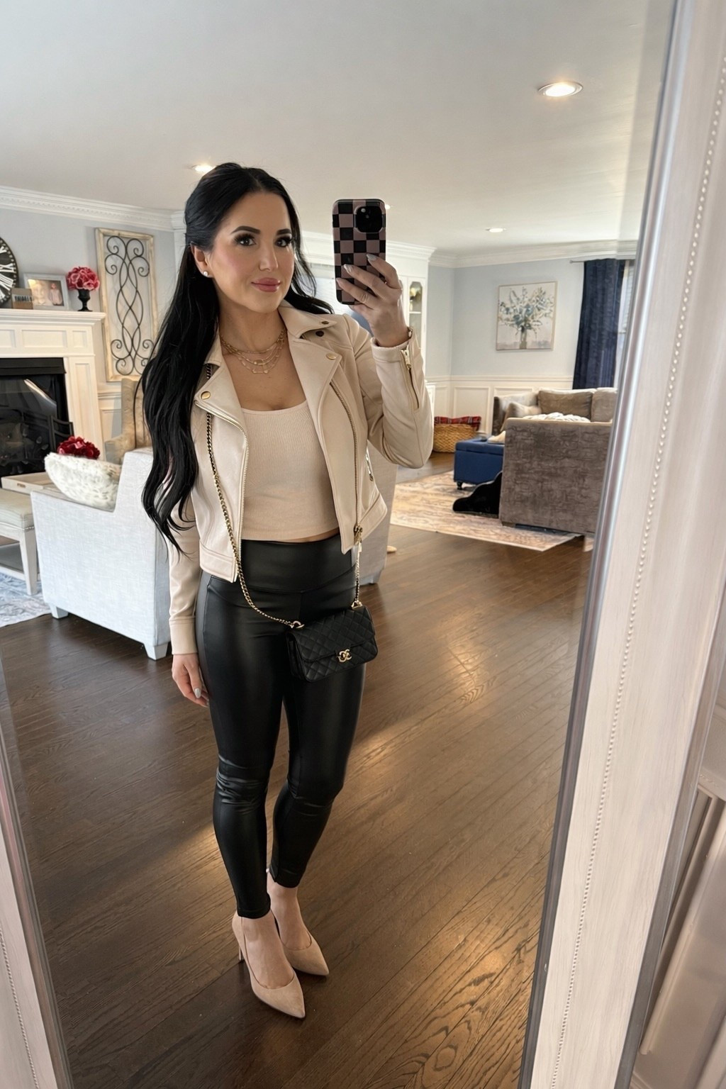 Budget/Mid/Splurge Look of the day 🤍🖤
A neutral moto jacket + faux leather leggings is ALWAYS a vibe — classy, snatched, and edgy all at once. I dressed it up with nude pumps + a quilted chain bag for that “put together but still effortless” look ✨

🛍️ Everything linked on LTK!
(Beige moto jacket + ribbed crop + faux leather leggings + nude heels + black quilted crossbody)