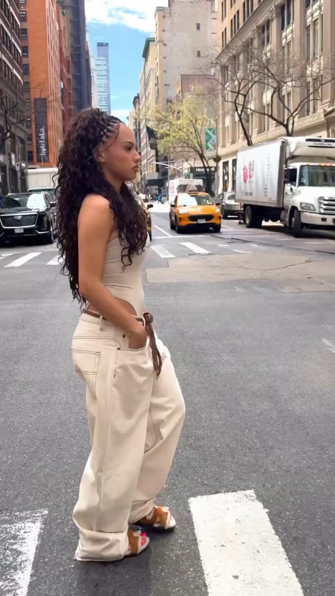 When there’s good weather in the city

Casual ootd, baggy jeans, Hermes Chypre sandals, skims bodysuit, casual outfit, casual style, spring style, summer style 

#LTKdayinmylife #LTKgrwm