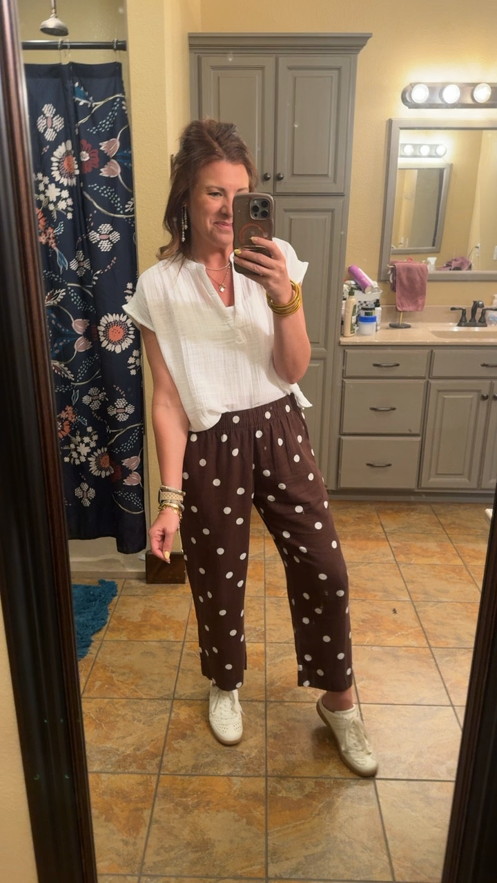 Polka Dots are trending! Snag up this linen look! 
Wearing size smalls. 
Teacher | ootd | outfit inspo | style | spring trend 

#LTKootd #LTKgrwm #LTKSaleAlert

#LTKootd #LTKgrwm #LTKSaleAlert