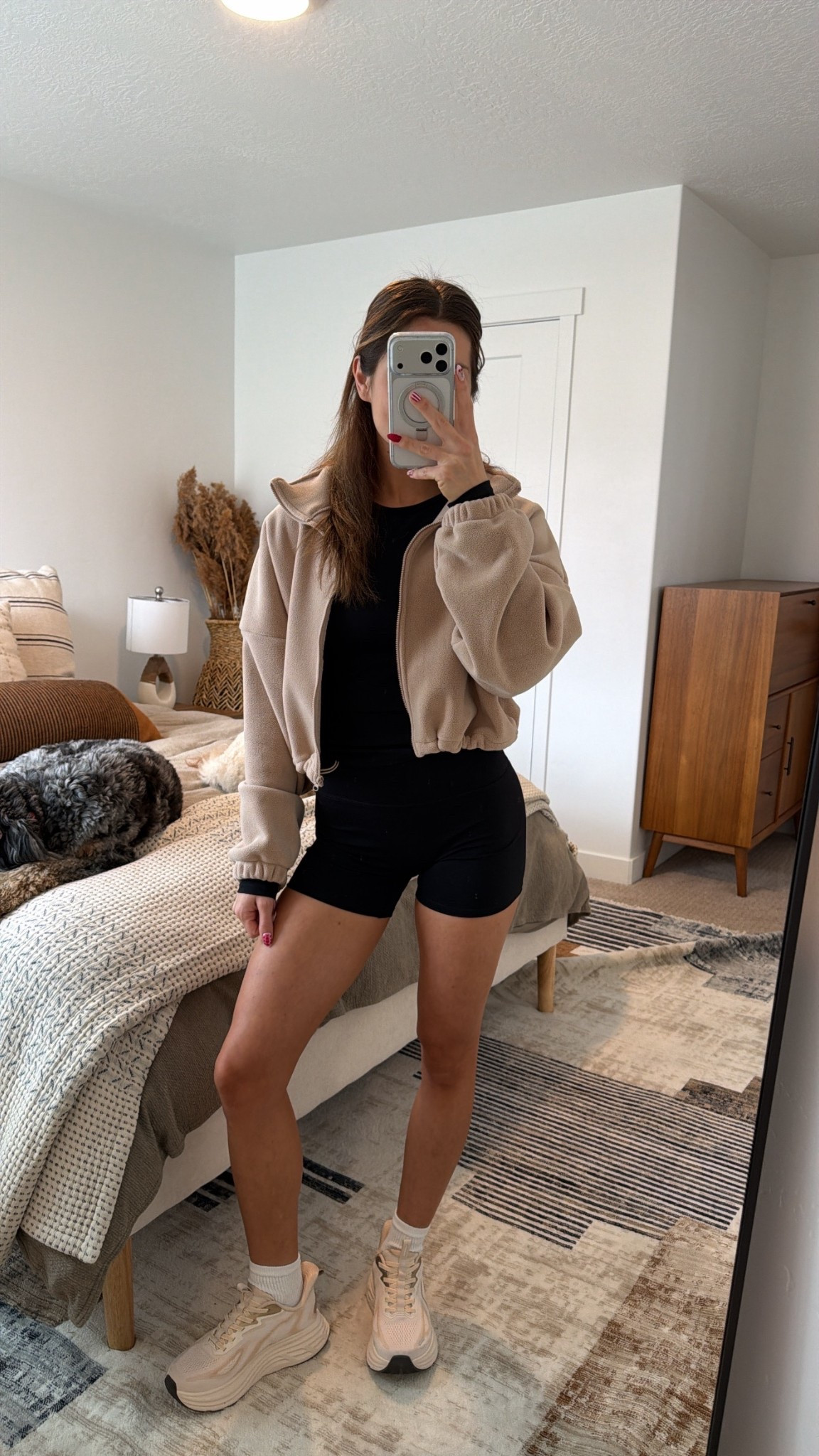 on the go mom fit 🖤👟

#LTKActive #LTKootd #LTKmomlife