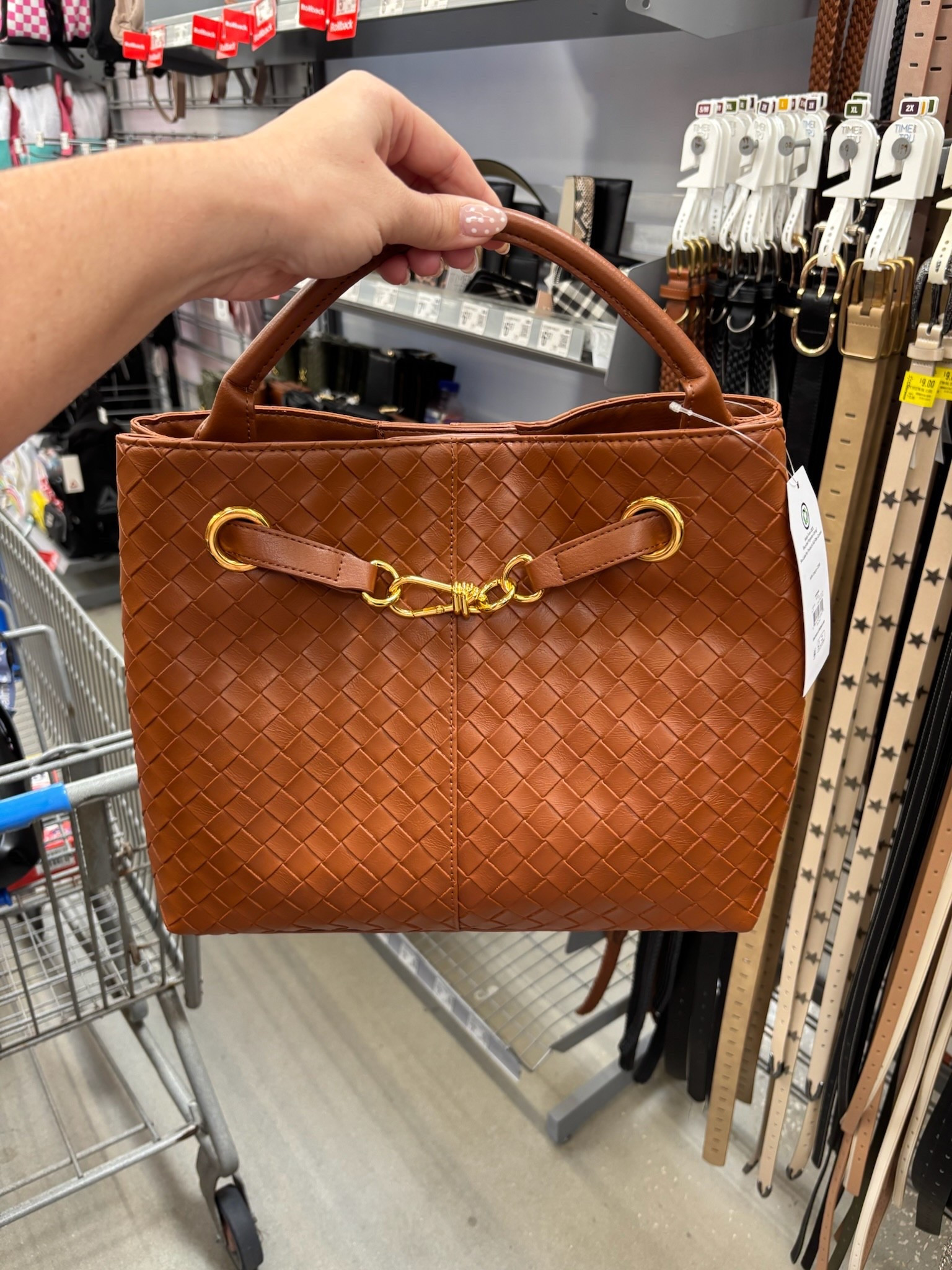 This purse is on sale for only $13!!!!🤎😍

Walmart fashion, purse, handbag, spring break, springg

#LTKSaleAlert #LTKootd #LTKSeasonal