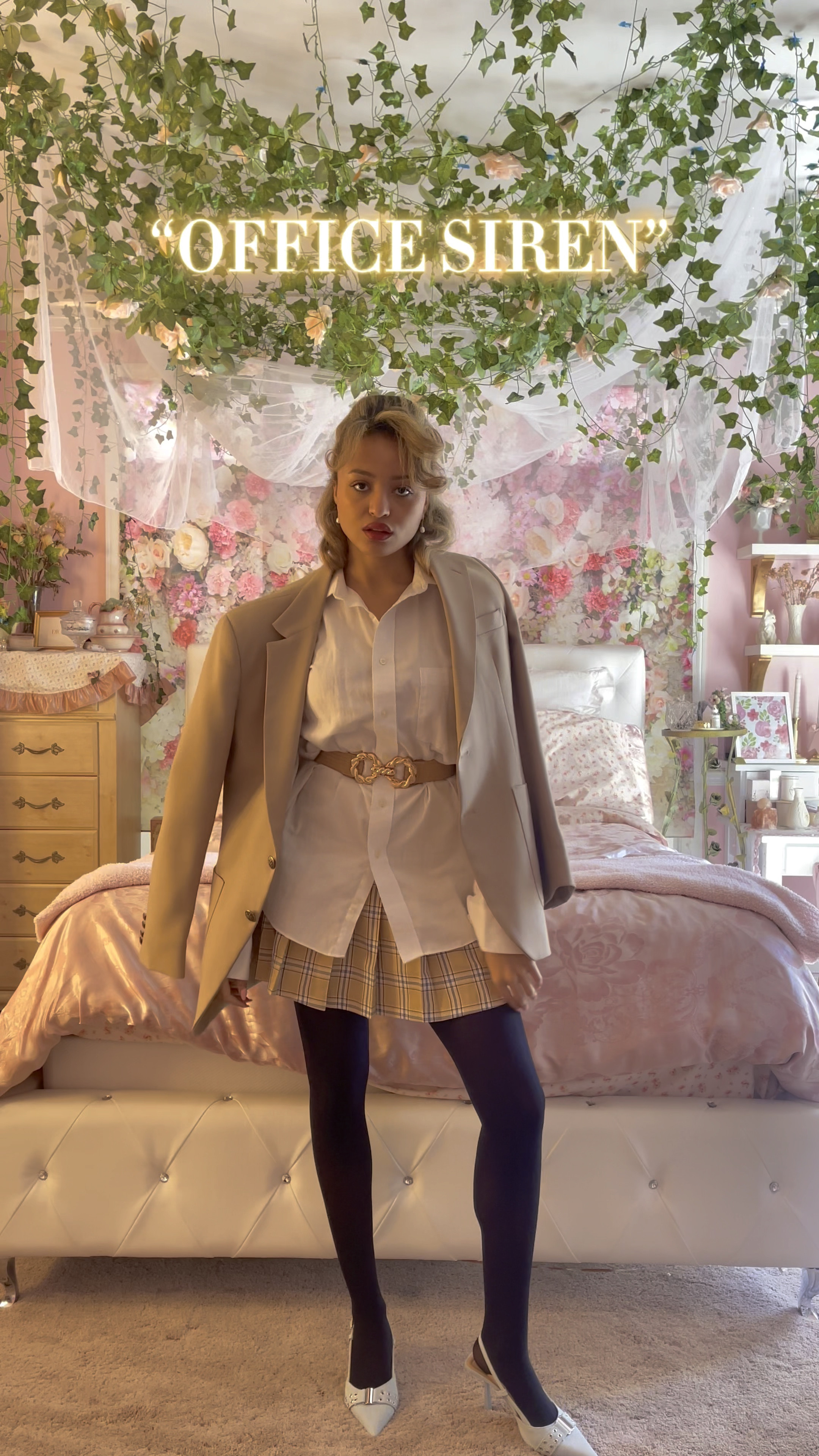 my take on the ‘office siren’ aesthetic💼🤍 #officesiren #officeoutfits