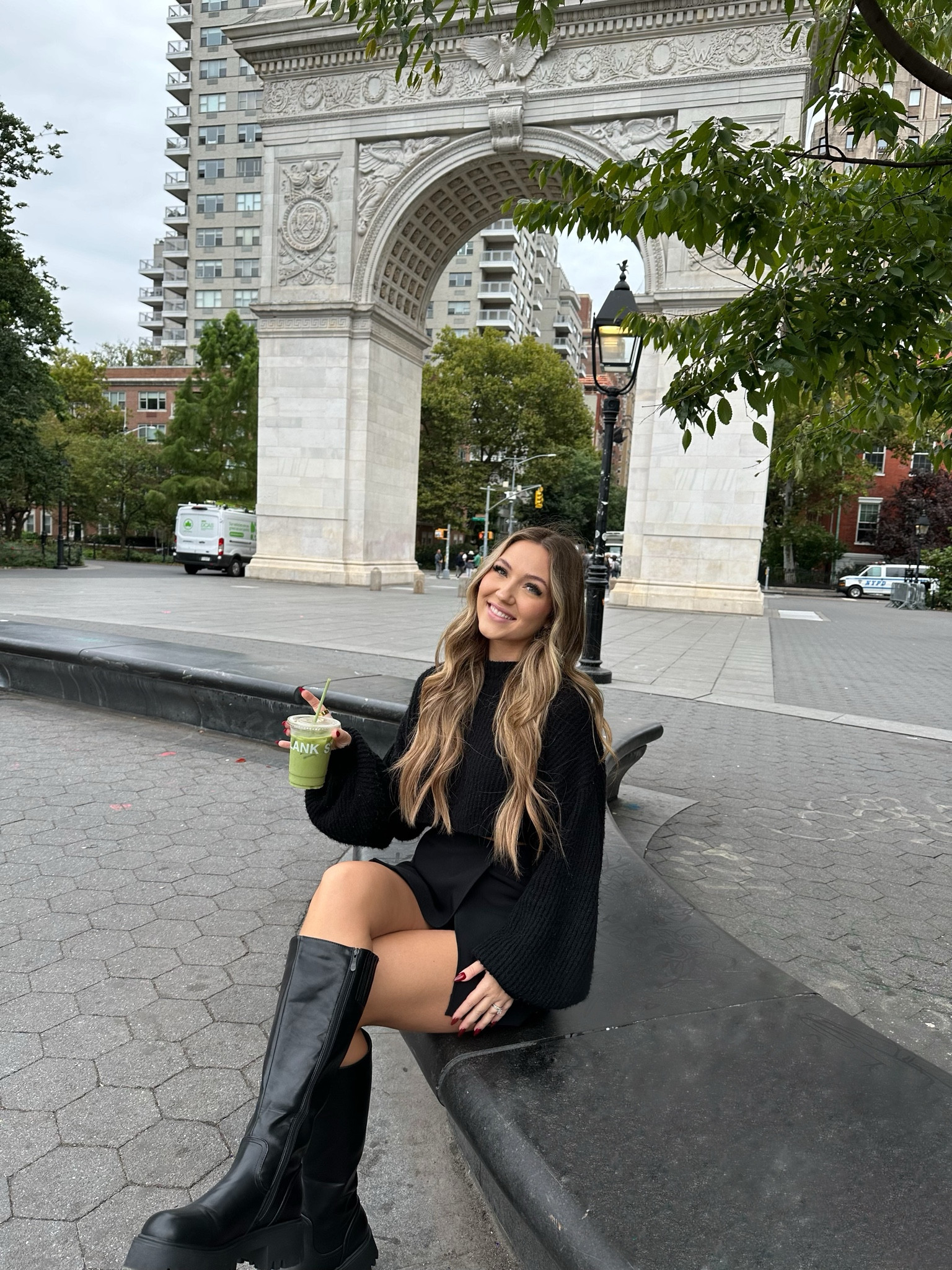 nyc fall outfit 🍸🌃🚕✨🫒

boots: size 8 (true to size)

#LTKSaleAlert #LTKSeasonal #LTKFindsUnder100