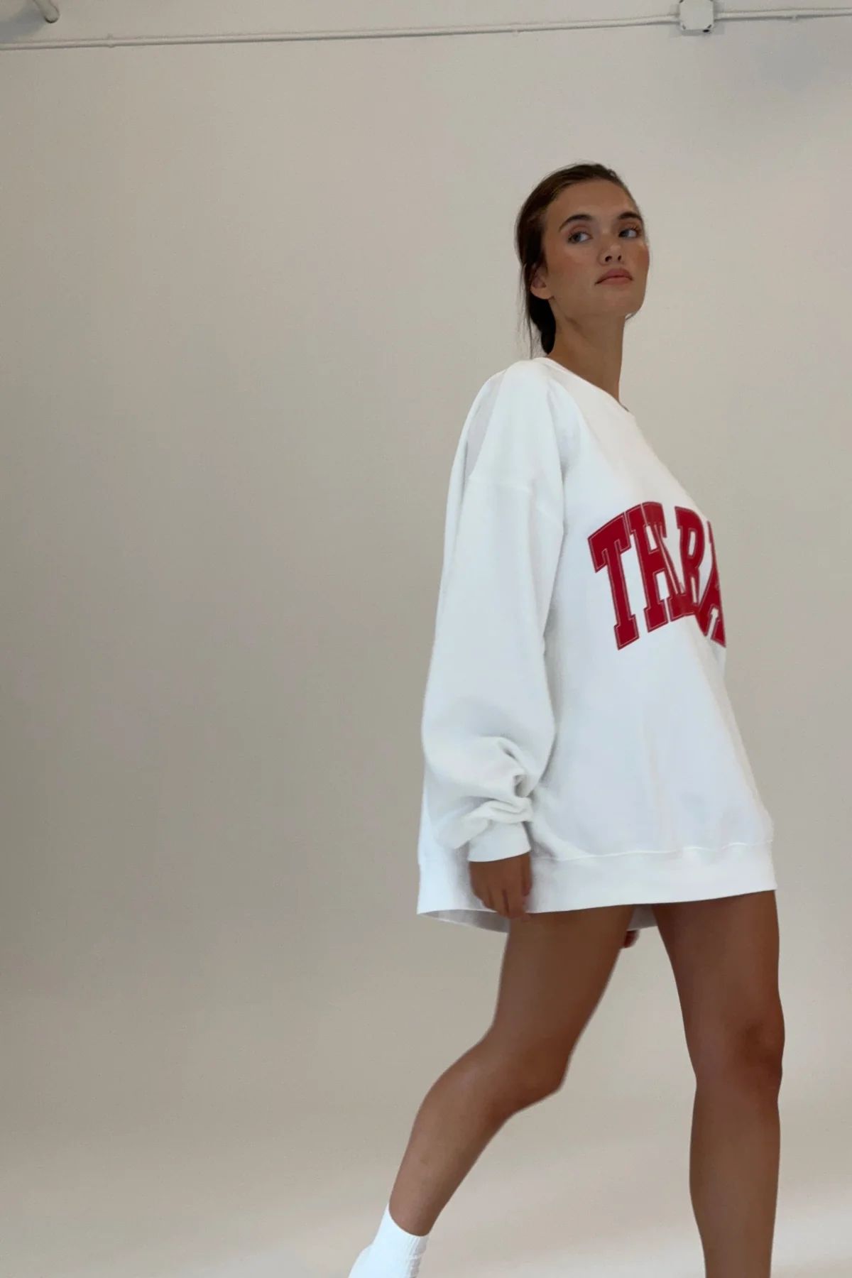 VARSITY SWEATSHIRT WHITE/CHERRY | The Bar