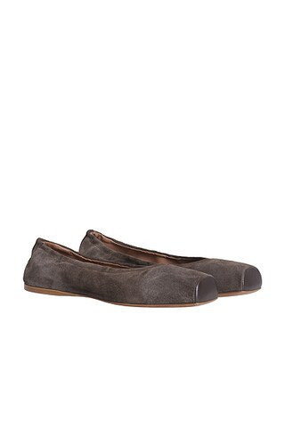 ALAÃA Ballet Flat in Brun Fonce - Brown. Size 38.5 (also in 38, 37, 39, 39.5, 40, 37.5, 41). | FWRD 