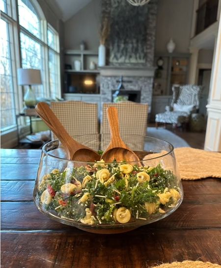Who else loves salads for spring summer time?! 

I especially love this salad bowl 🥗 for serving them in!! Perfect gift for upcoming Mother’s Day 

#CrazyBusyMama


#LTKGiftGuide #LTKfamily #LTKhome