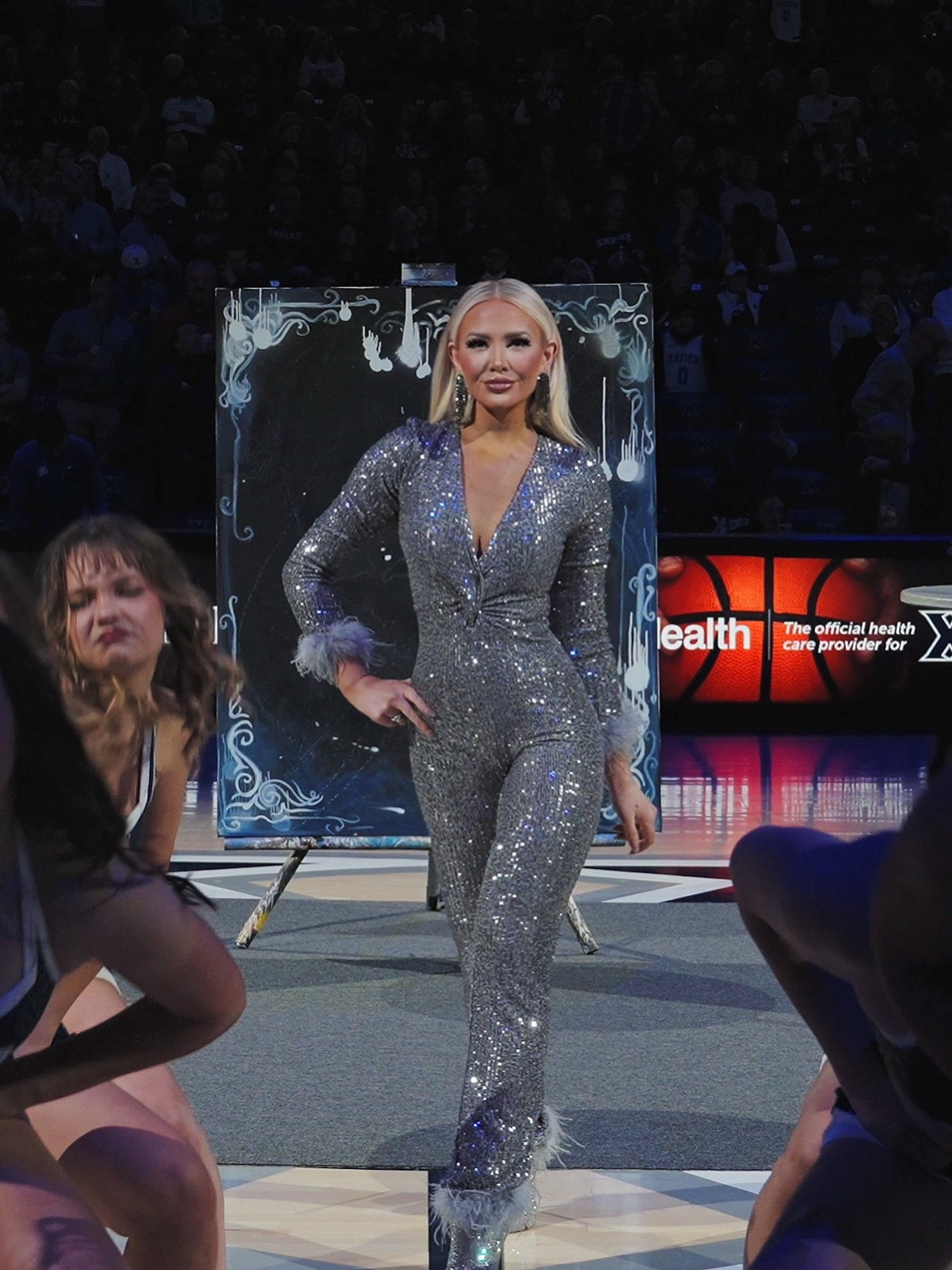 That Friday feeling✨🧨✨ BIG NEWS! My next few upcoming pro sports halftime shows: ***CHICAGO: for the @wnba @chicagosky 🏀 - 2 games & 2 halftime shows- July 9th and August 25!!! ***NASHVILLE: my 2nd @mls ⚽️halftime performance 🎉 will be for the @nashvillesc July 16!!! So mark your calendars - these are going to be some EPIC shows & I’m SO excited to perform for them! More details to follow! Stay tuned! 
Have an amazing weekend!!! 🎨💖✨
.
#jessicakhaas #firstfemalespeedpainter #speedpainter #halftime #creativeevents #eventpainter #events #wnba #chicago #chicagosky #mlssoccer #livepainter #performanceart #speedpainting #corporateevents #liveartist #evententertainment #brandactivation #eventpros #eventprofs #corporateentertainment #bizbash #livepainting #brands #nba #nashville #experientialmarketing #experiential #artist
Beauty 
Sequin jumpsuit
Game day outfit

#LTKStyleTip #LTKBeauty #LTKParties