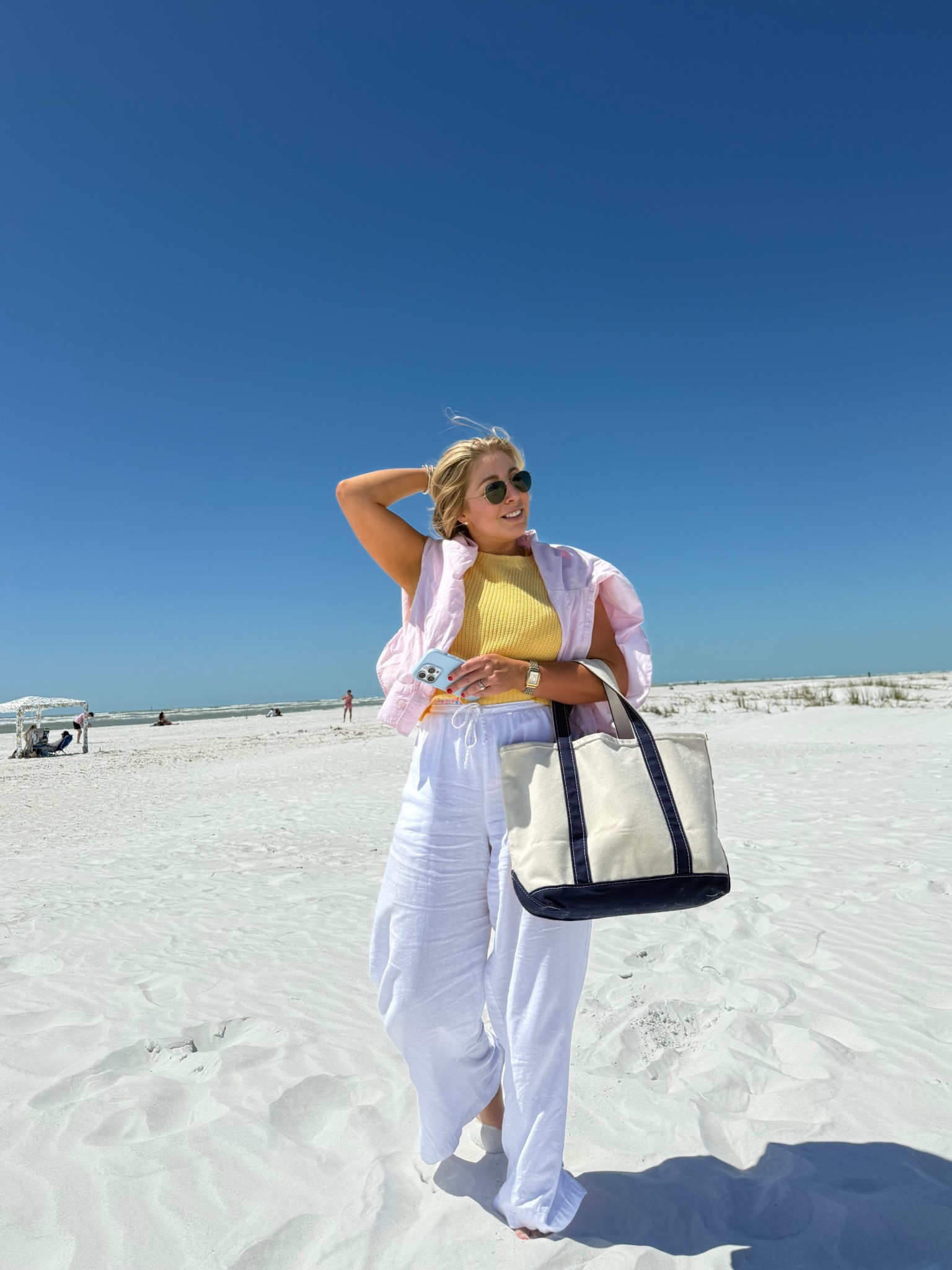 Pre summer chilly beach days

These white linen pants are everything!! Under $50 fit very oversized. I suggest sizing down one size. For reference, I sized down from a small to an xs in these