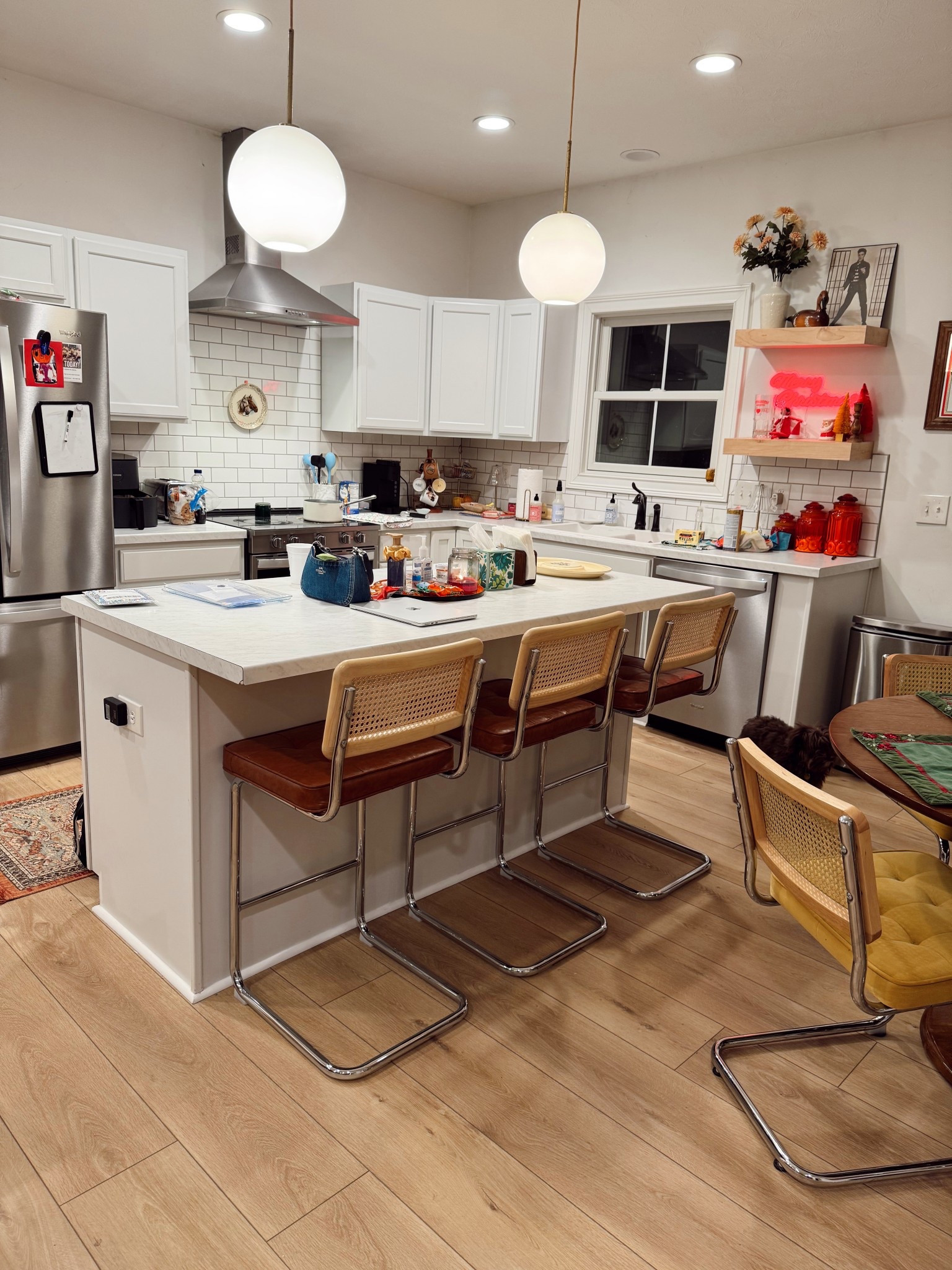 Dive bar style barstools 🍻