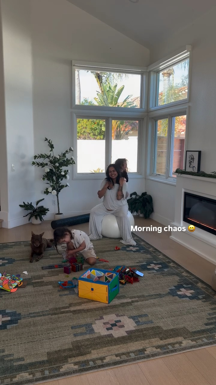 Morning chaos 😅

#LTKKids #LTKootd #LTKmomlife