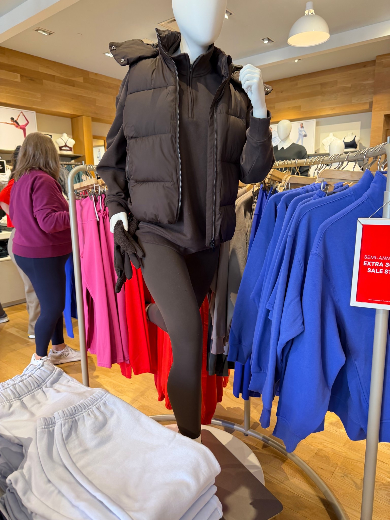 Athleta extra 30% off everything sale! 

Love their truffle brown color for winter! 

#LTKSaleAlert #LTKGiftGuide #LTKHoliday