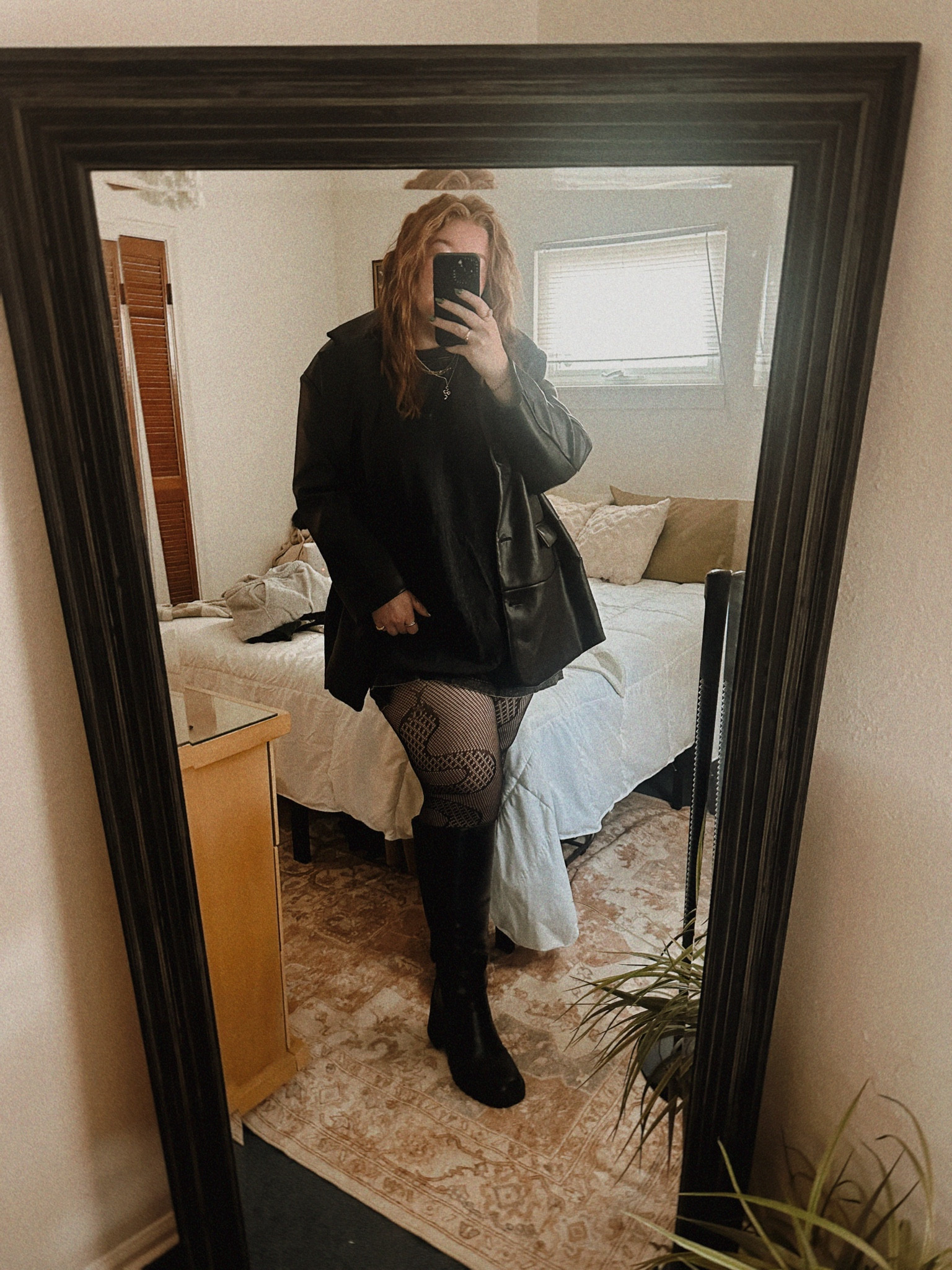 Reputation inspired fit🖤🐍

Unfortunately the leather blazer I’m wearing is out of stock from Nasty Gal so I linked a similar one!!

#LTKMidsize #LTKFindsUnder100 #LTKPlusSize