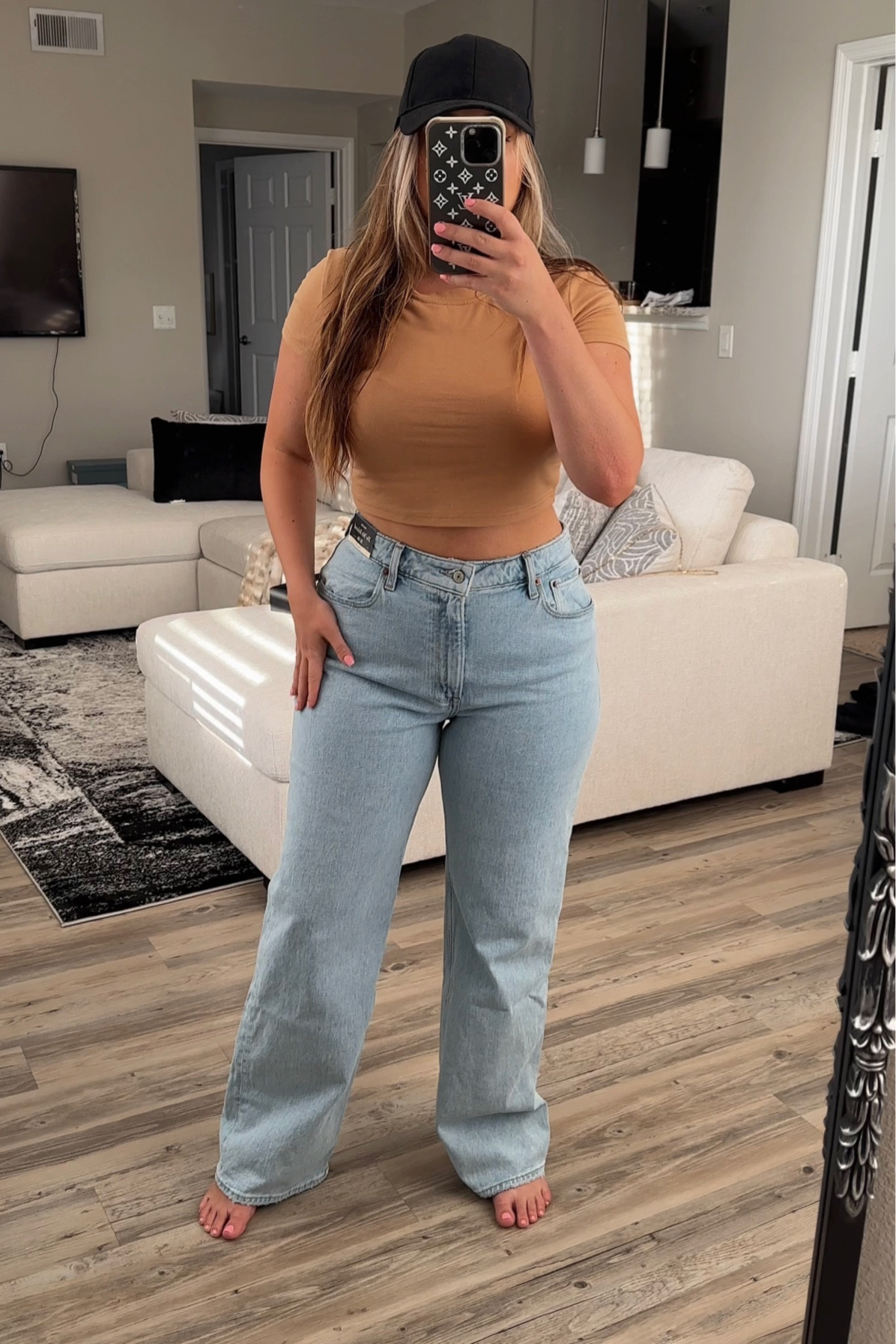 Abercrombie jeans curve love
Wearing a size 31 (should have got a 30)

#abercrombie #jeans #curve

#LTKunder50 #LTKstyletip