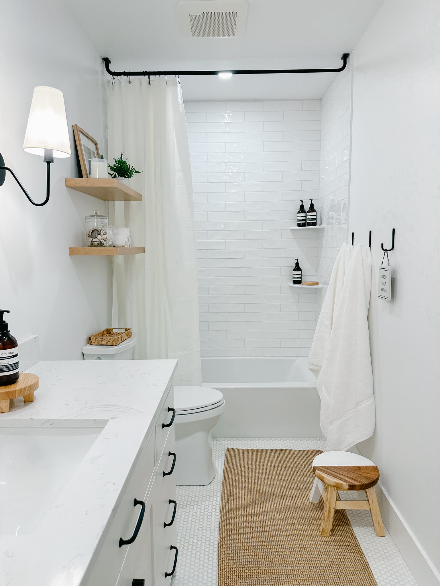 Modern coastal bathroom reno

I love mixing whites, woods, black, texture & greenery!


#LTKFindsUnder50 #LTKSaleAlert #LTKHome
