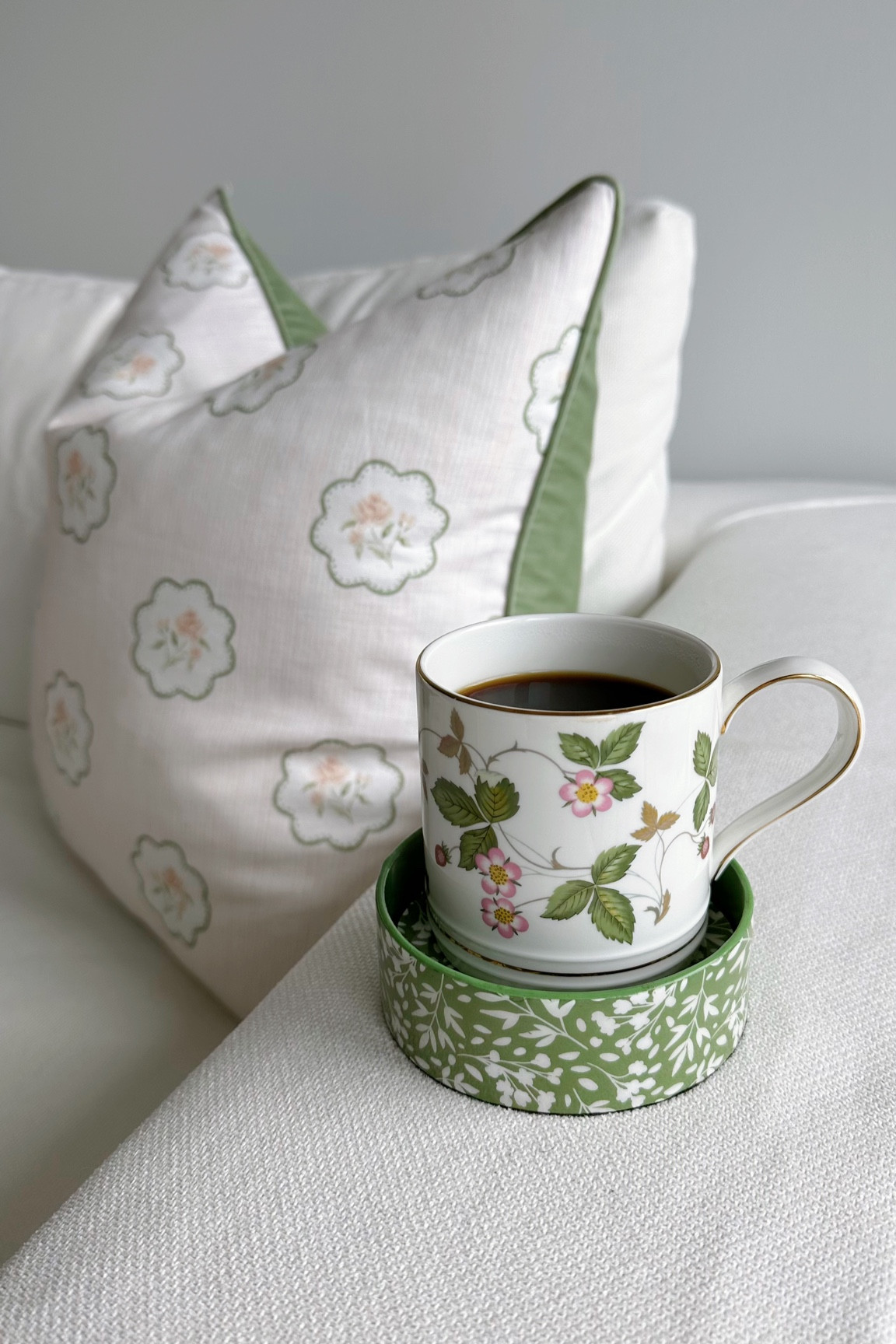 pink & green home moments💕🍓🌷