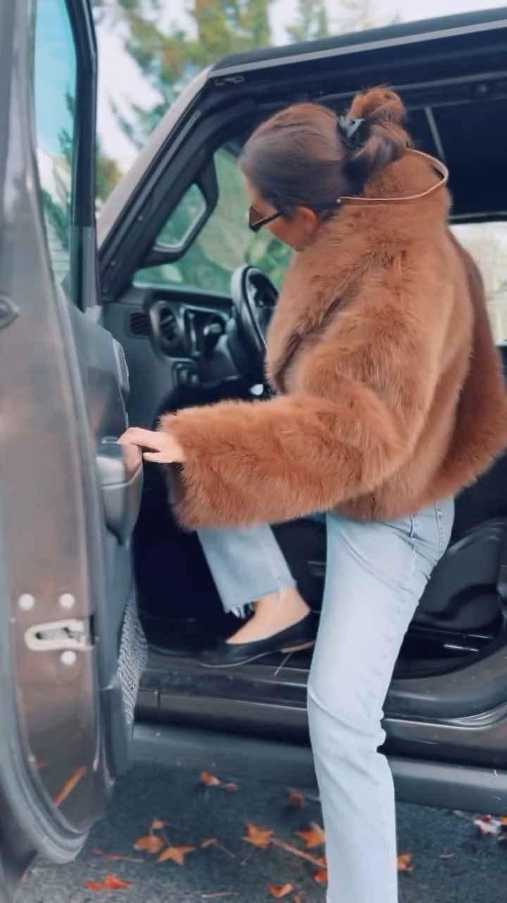 home for the holidays with @claytonandcrume 🎁 #gifted #claytonandcrume