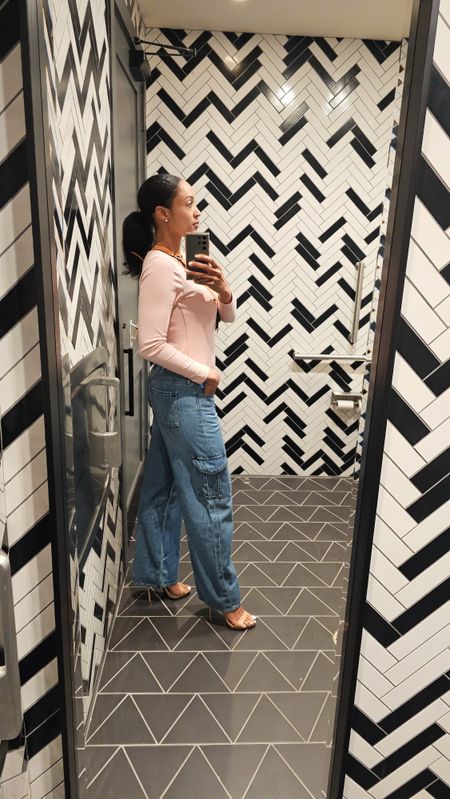 if someone comes in, rip to my elbow🥲out on a hot date and loving these comfy cargo pants 👖 

#LTKsalealert