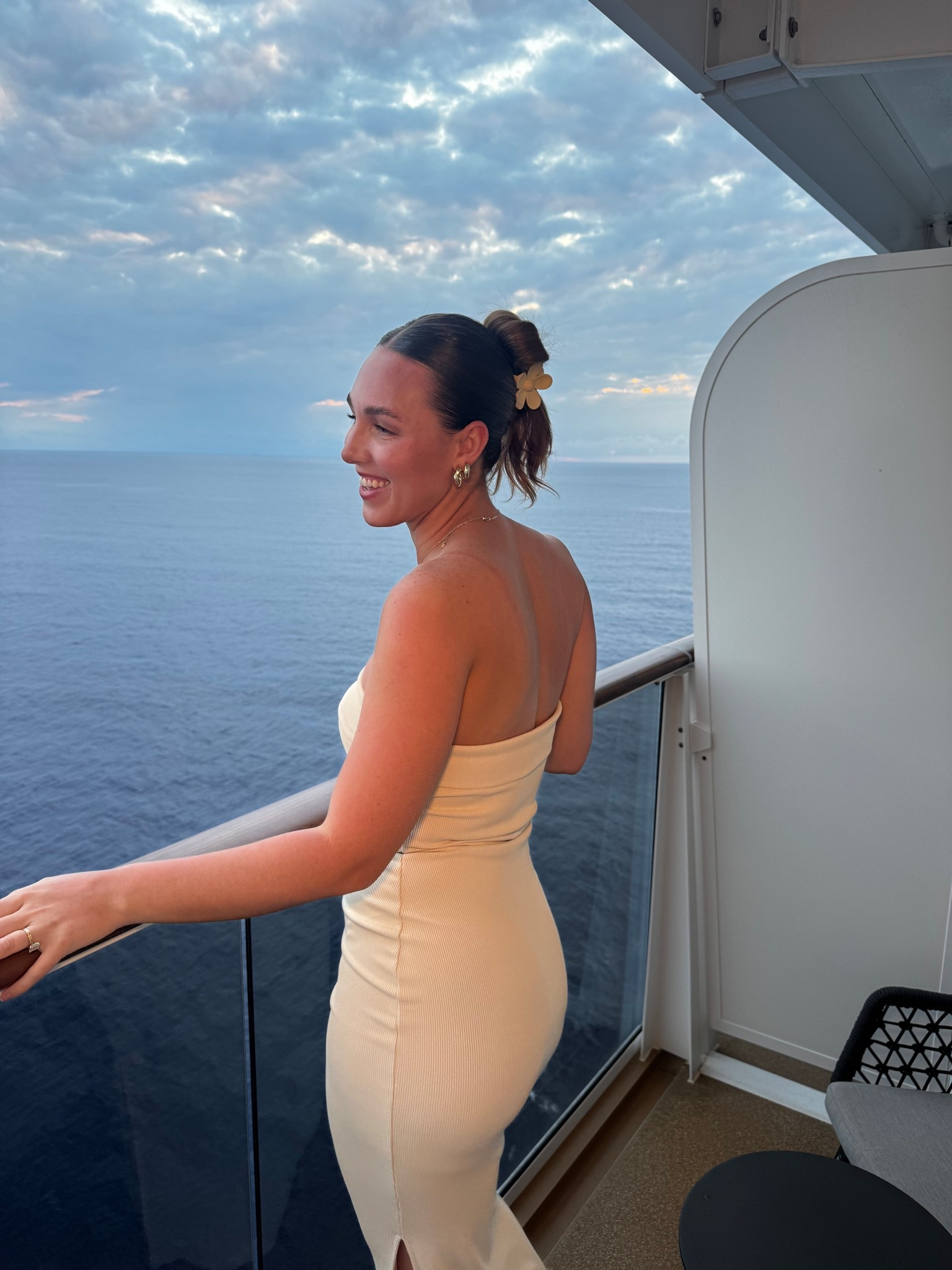 The cutest vacation dress! So flattering! 🥰